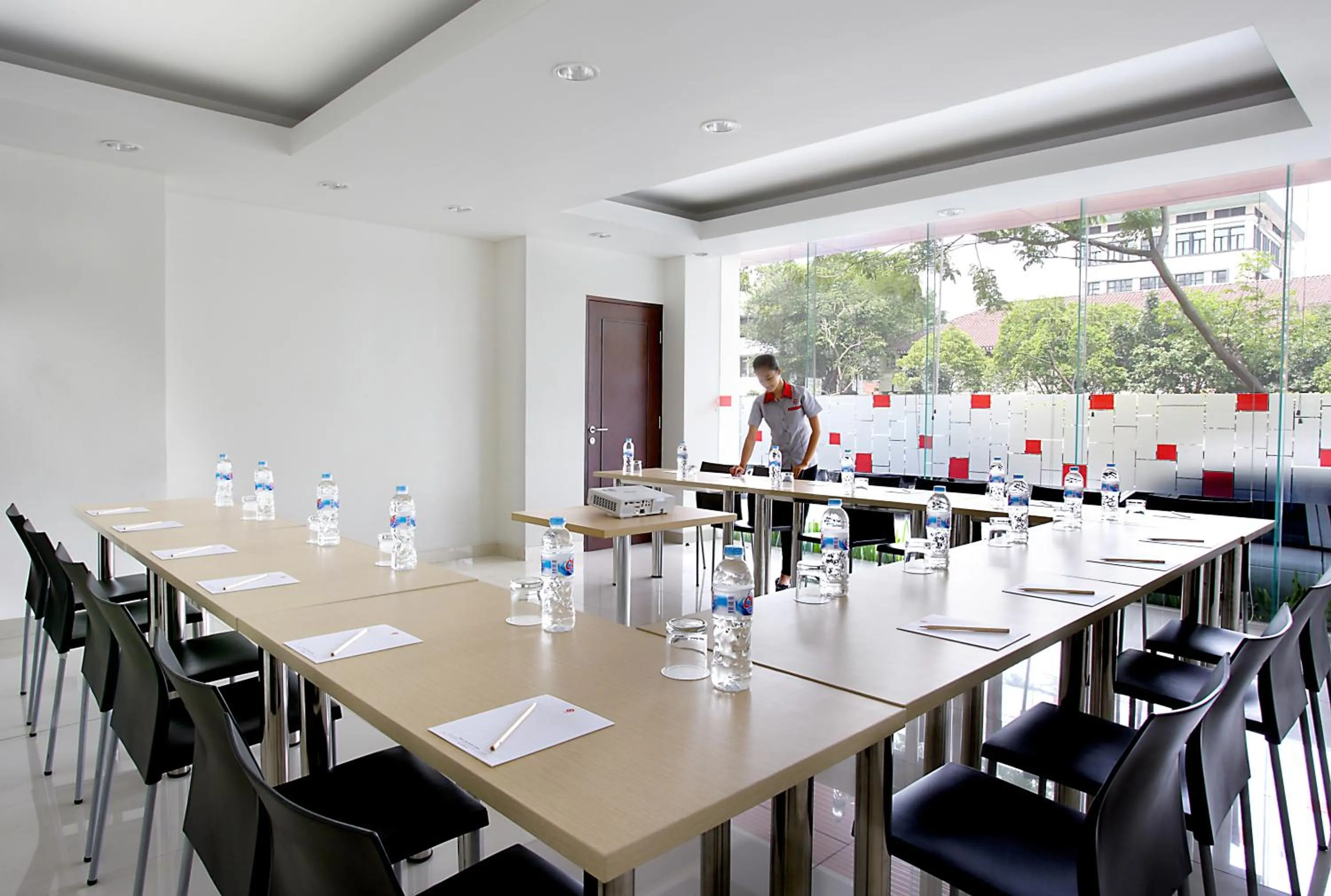 Business facilities in Amaris Hotel Tendean