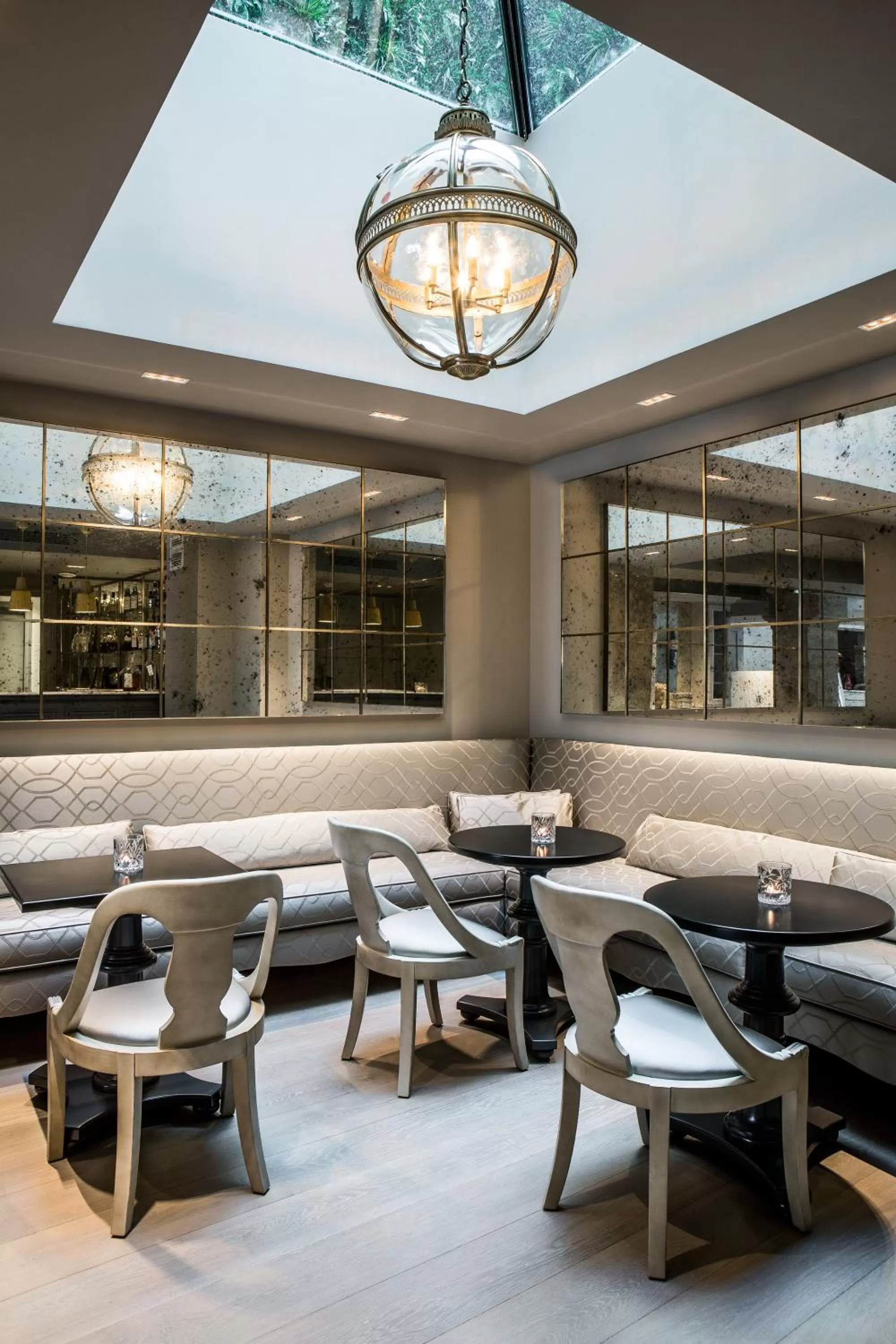 Breakfast in Charles V