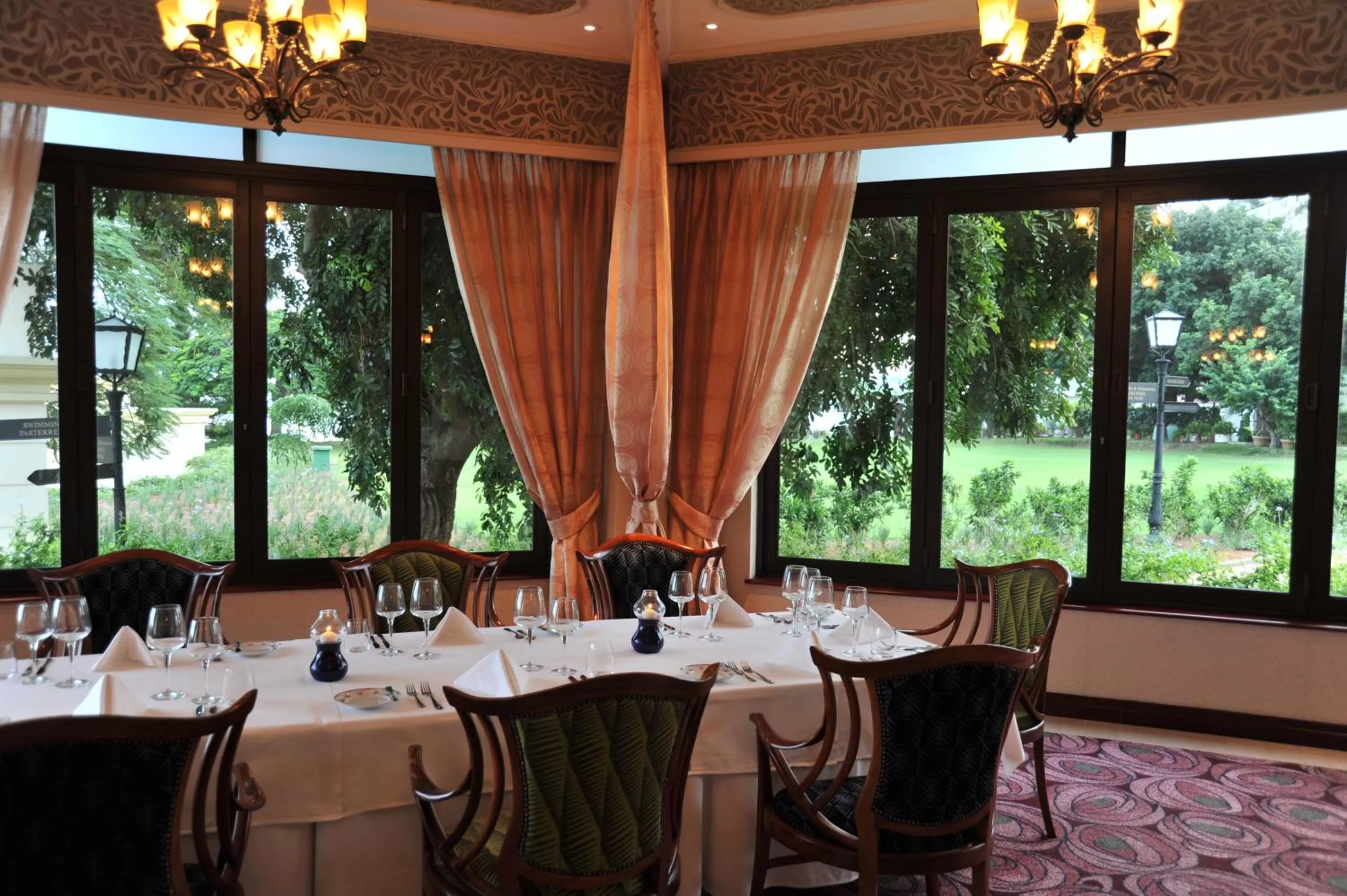 Restaurant/places to eat in Polana Serena Hotel