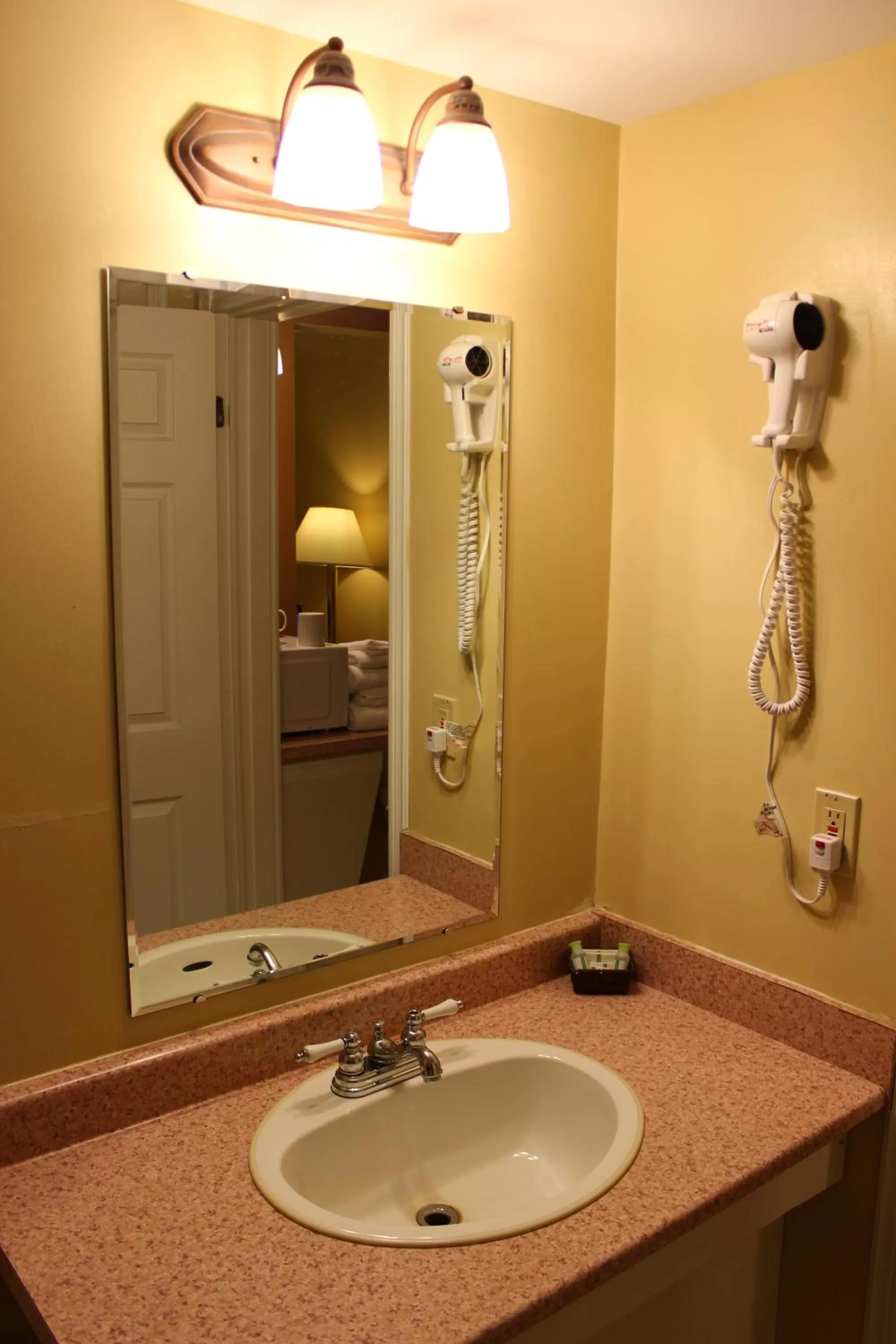 Bathroom in Hawberry Motel