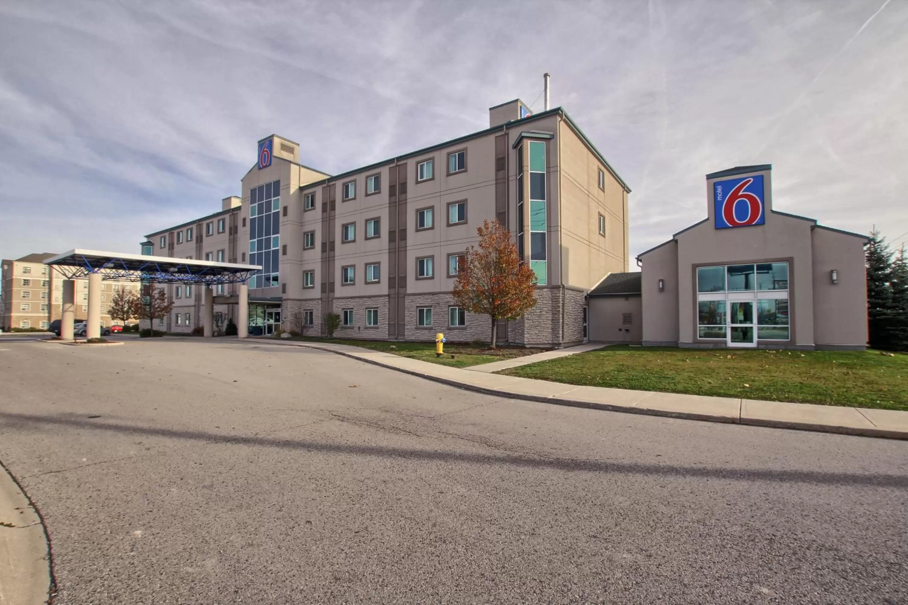 Facade/entrance in Motel 6-London, ON - Ontario