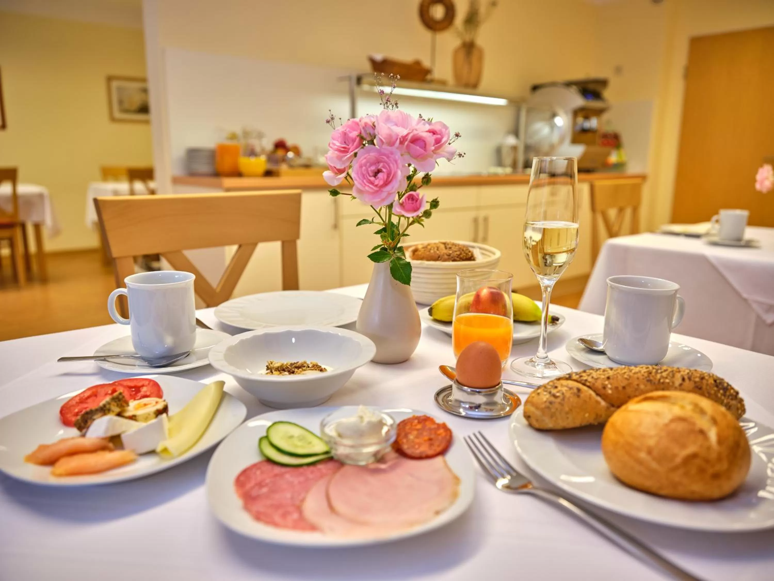 Breakfast in Appartement-Haus Blumenhof