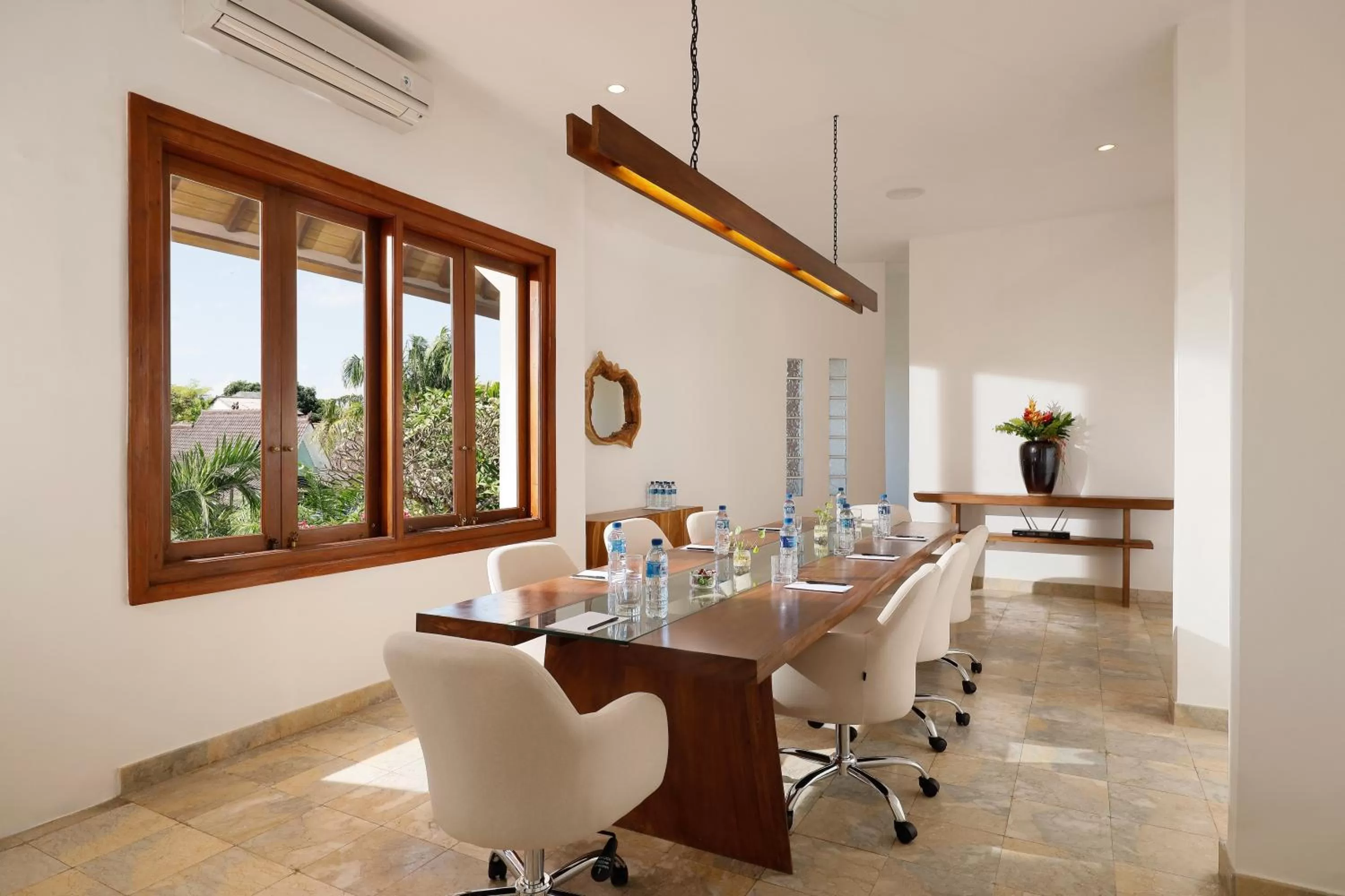 Business facilities in Puri Tempo Doeloe Boutique Hotel