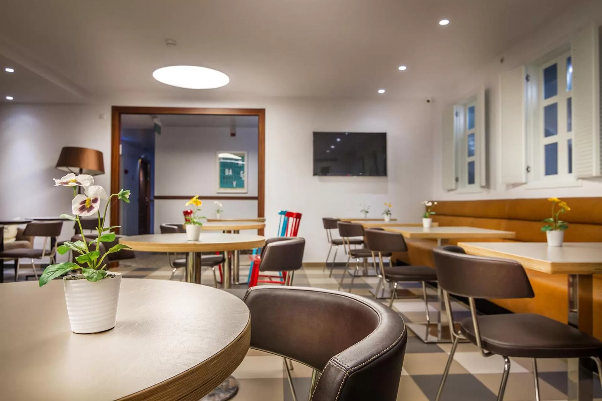 Food and drinks in Embassy Hotel Tel Aviv