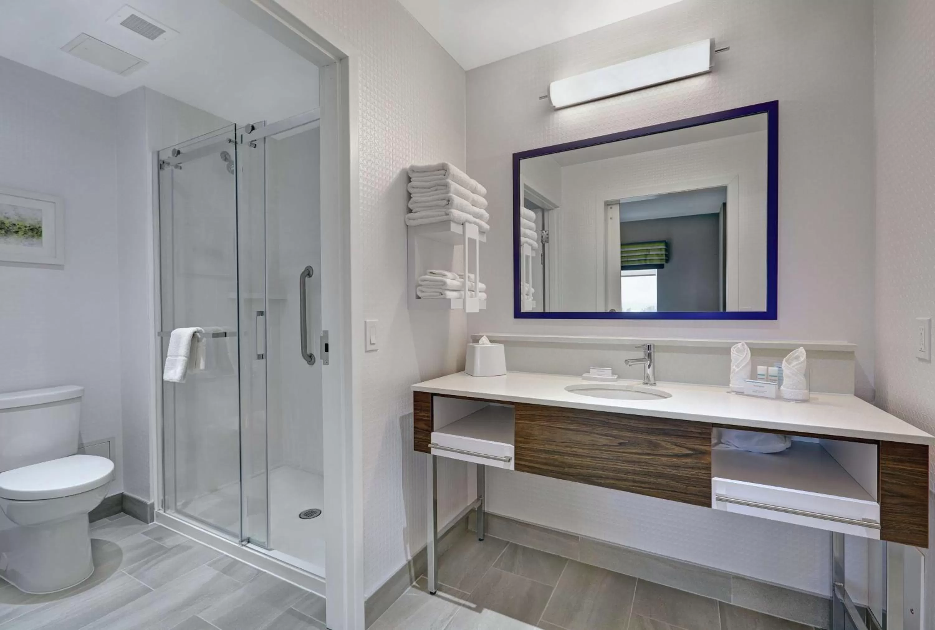 Bathroom in Hampton Inn Peterborough