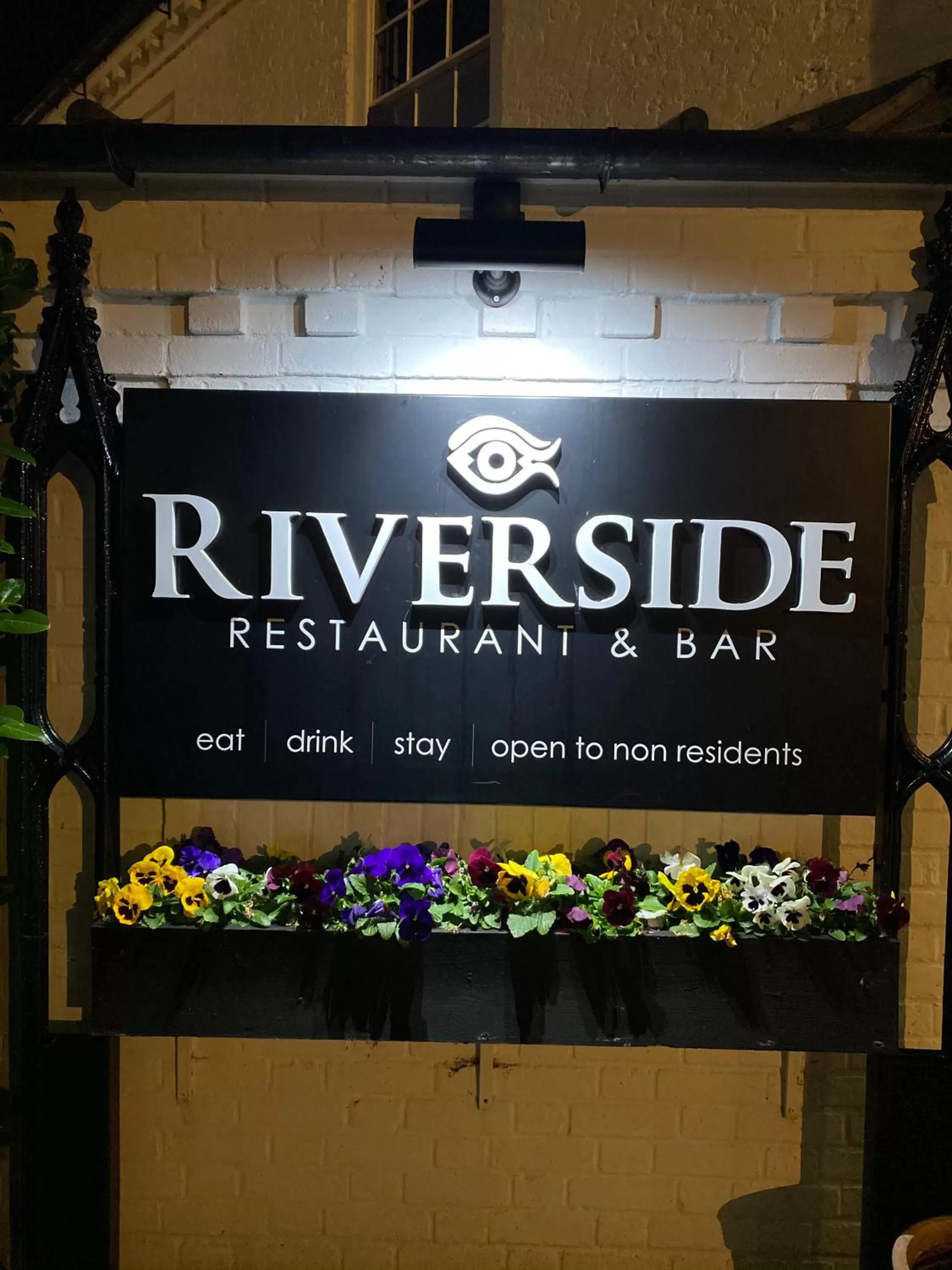 Restaurant/places to eat in Waveney House Hotel