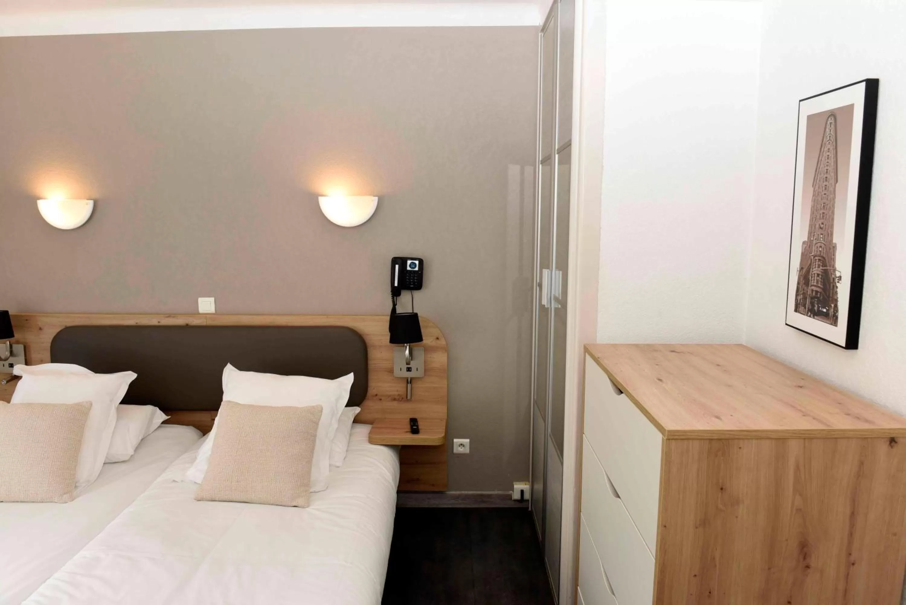 Bedroom in Azur Hôtel