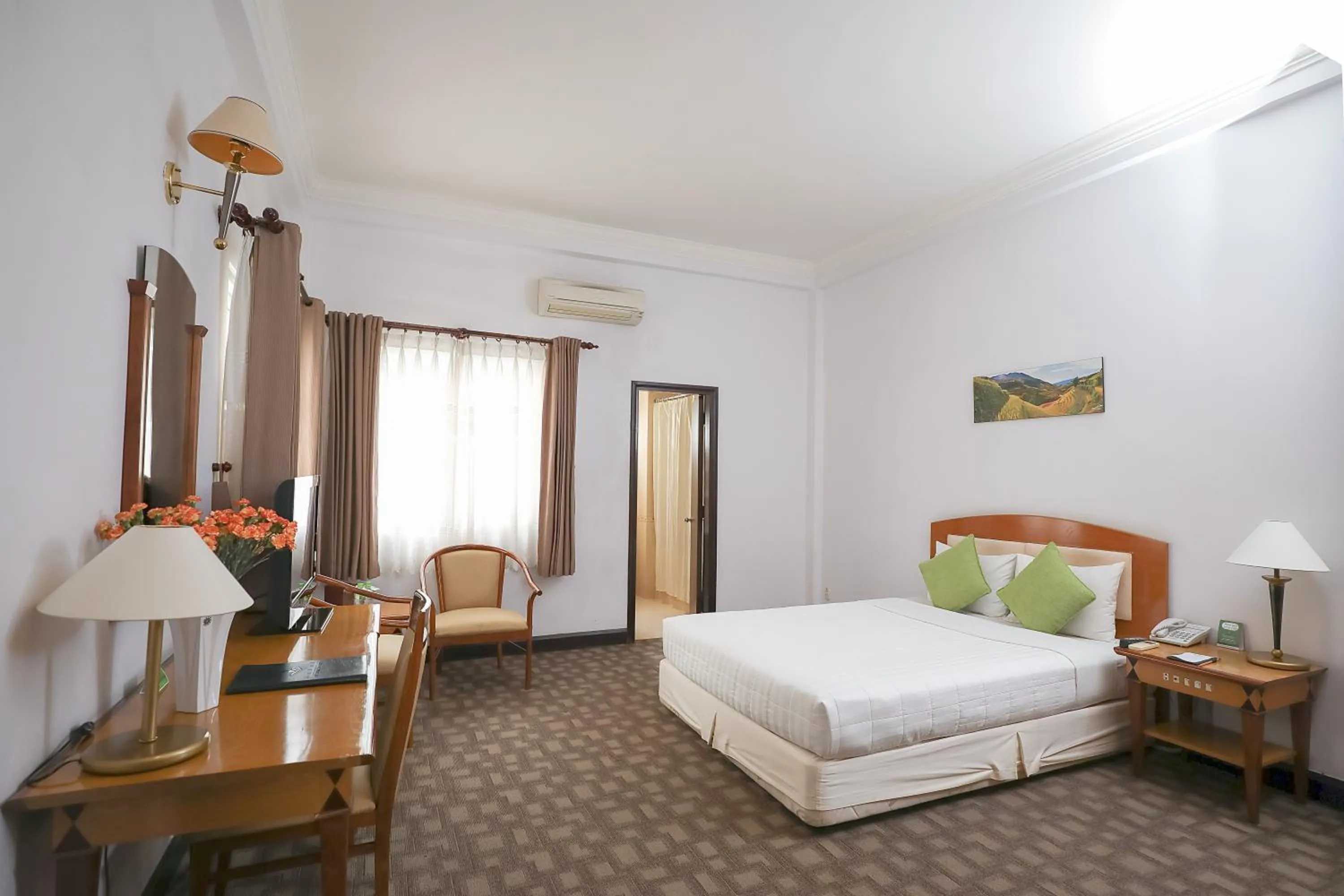 Bed in Liberty Hotel Saigon Parkview