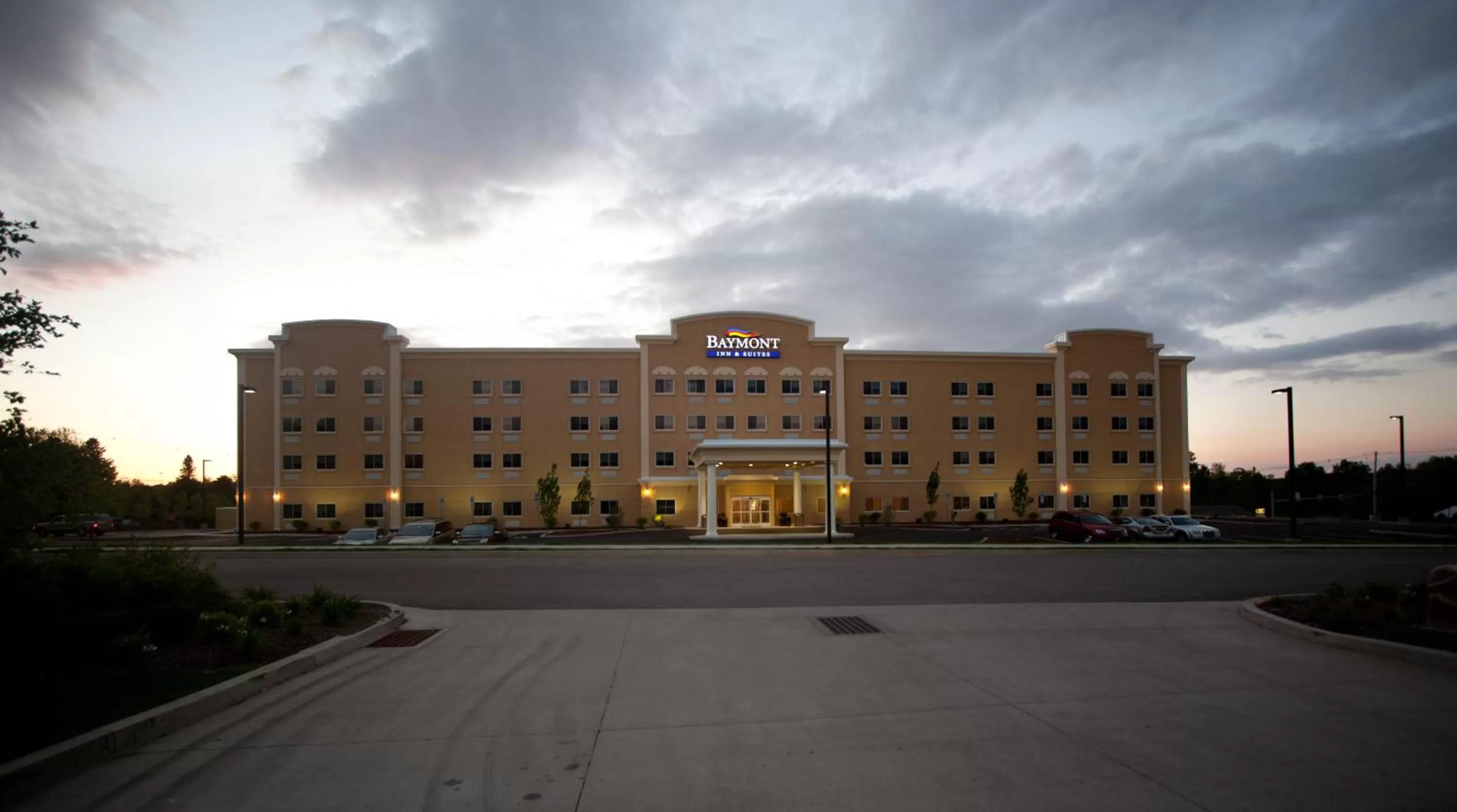 Facade/entrance in Baymont by Wyndham Erie