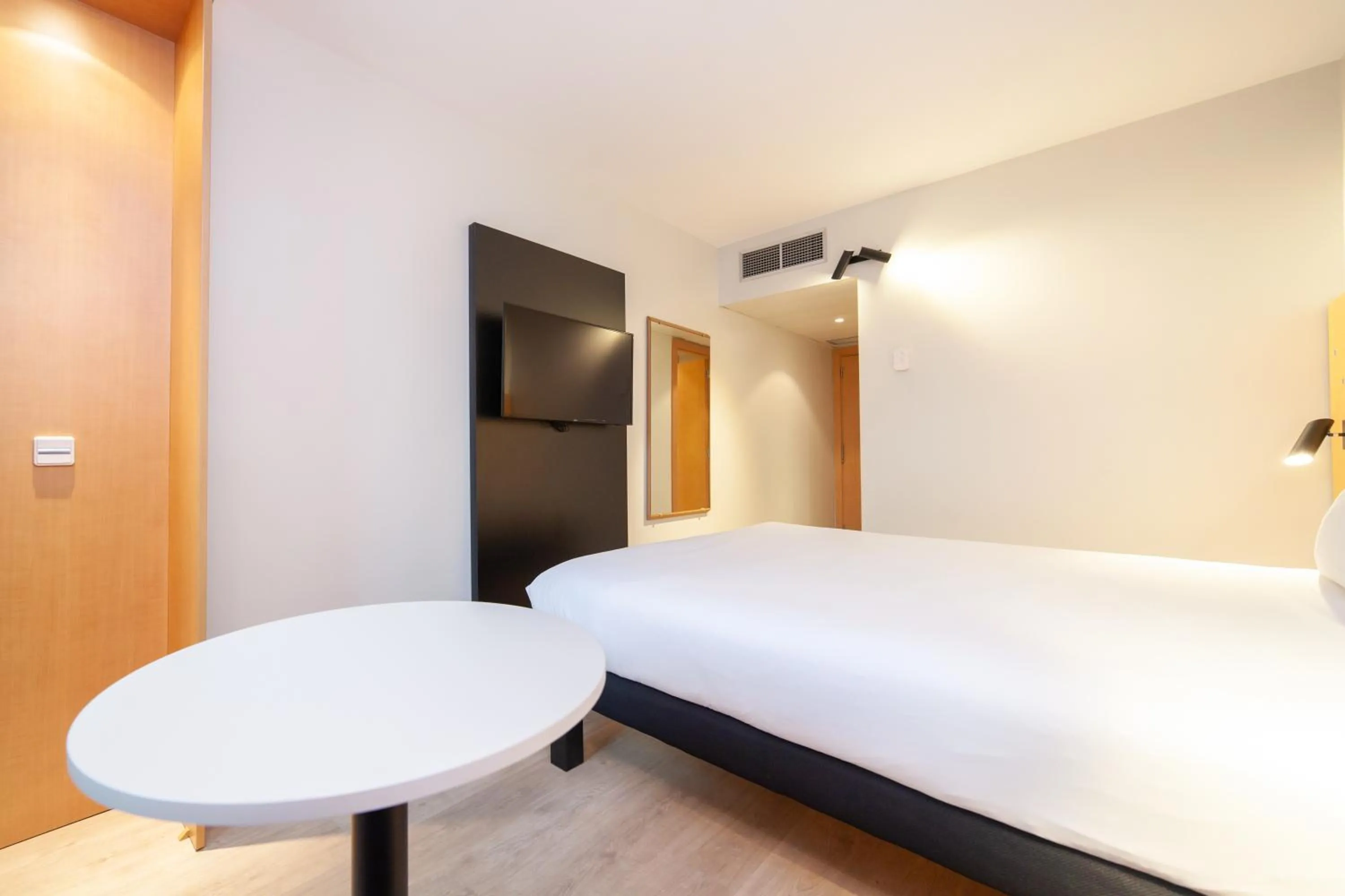 Bed in Ibis Alcala de Henares La Garena