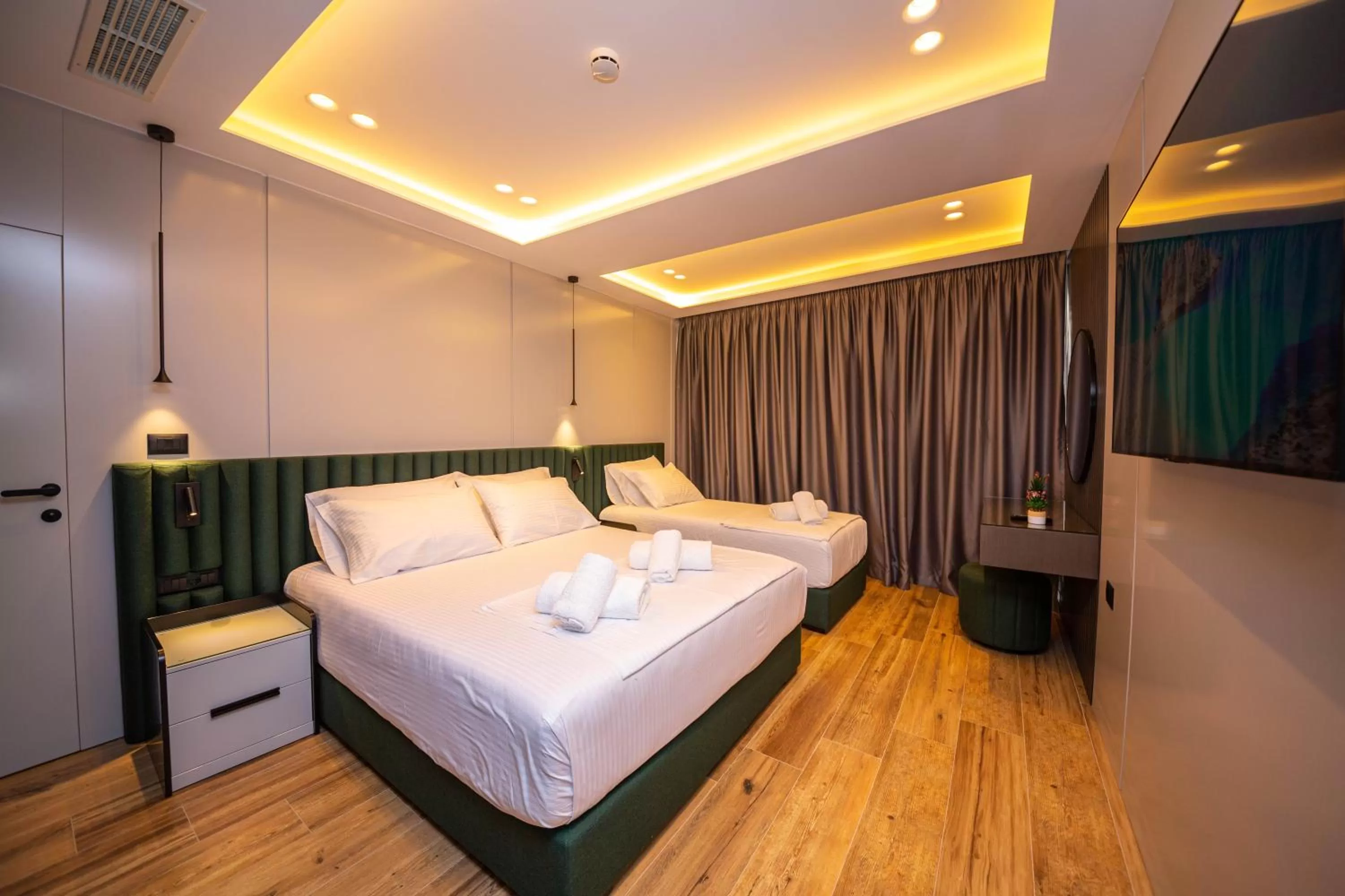 Bedroom, Bed in Hotel Lili-1