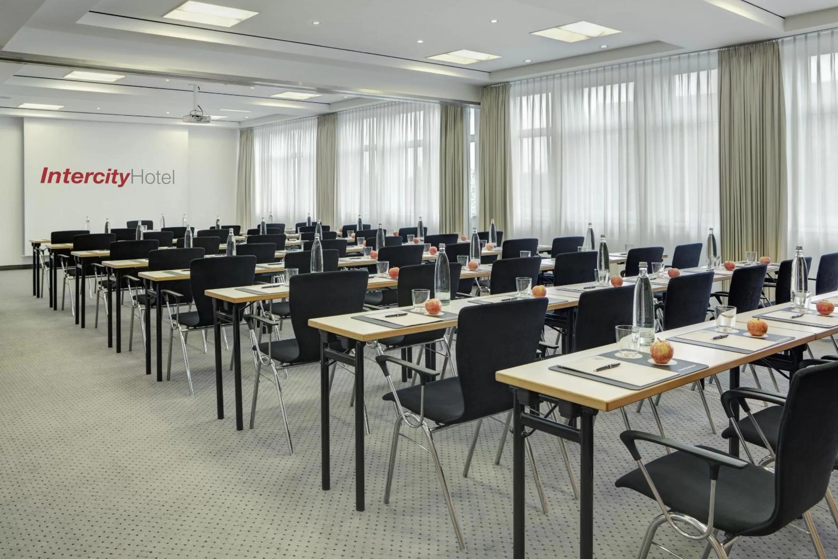 Meeting/conference room in IntercityHotel Berlin Ostbahnhof