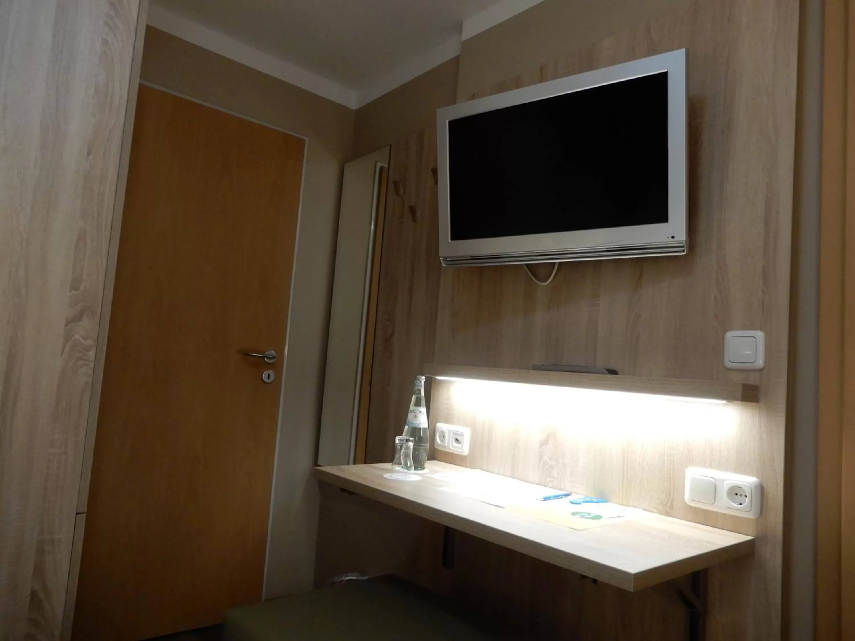 Photo of the whole room in Hotel Pension Am Hafen