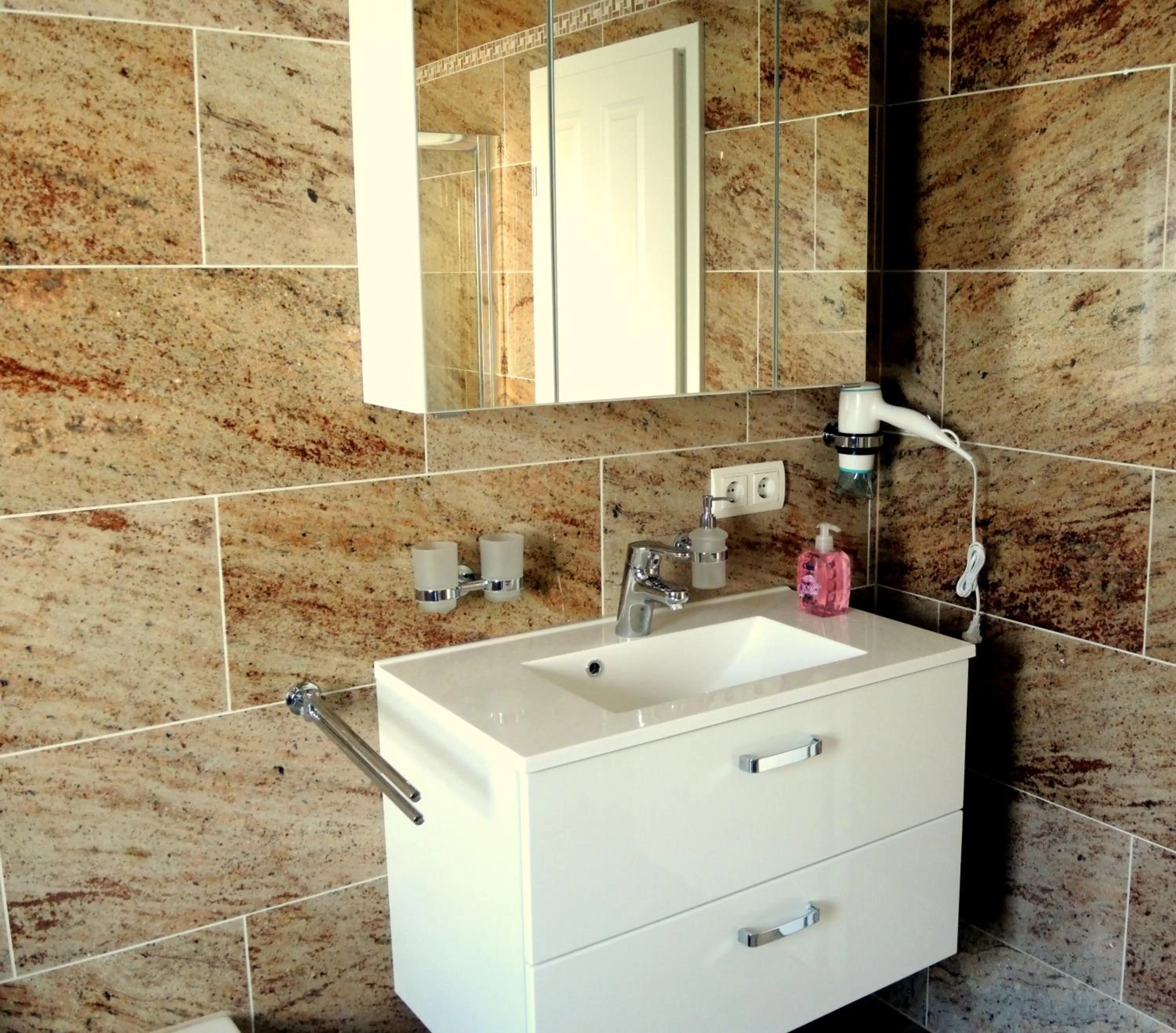 Bathroom in Merkel Villa Apartamente