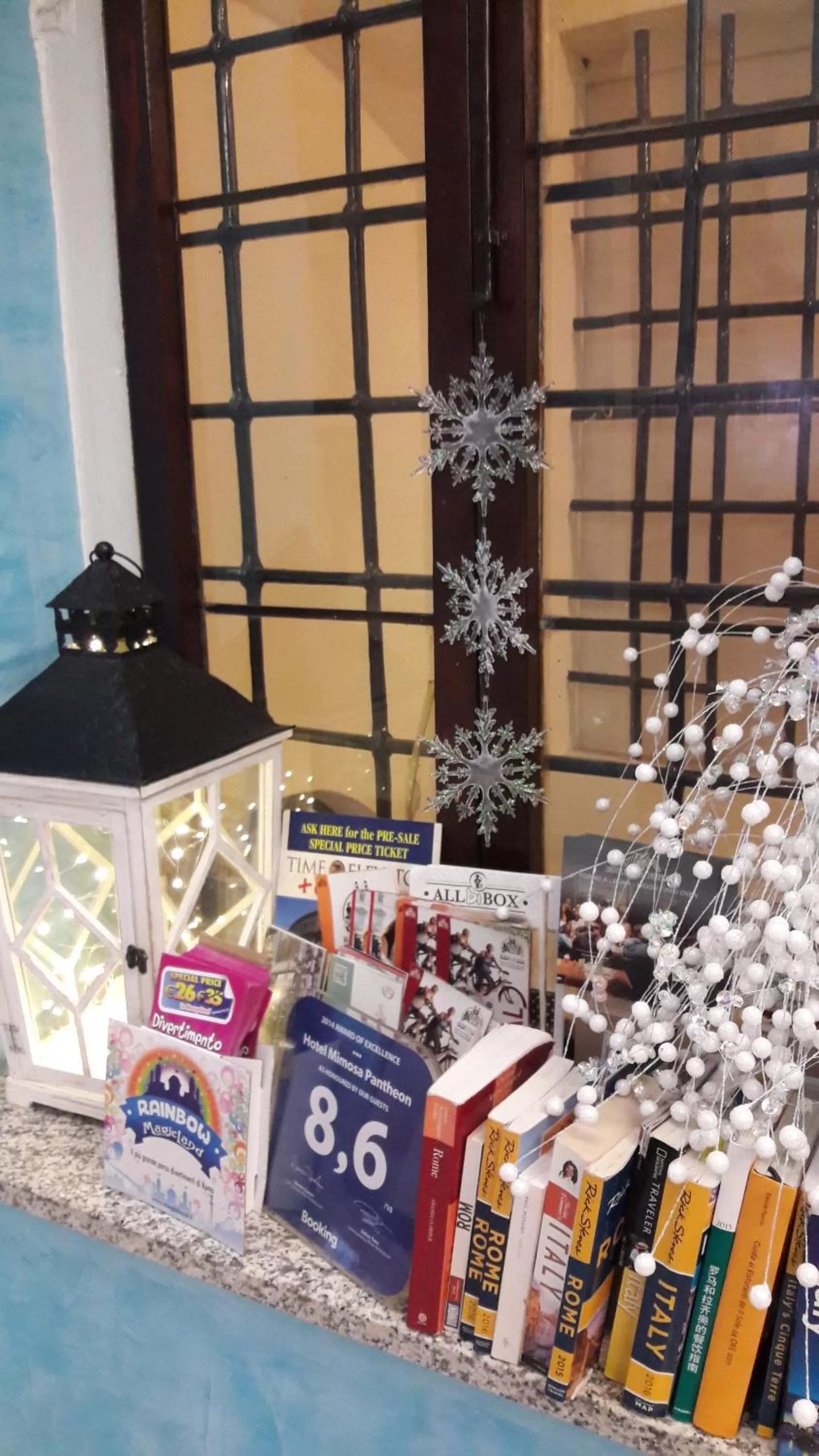 Decorative detail in Hotel Mimosa Pantheon