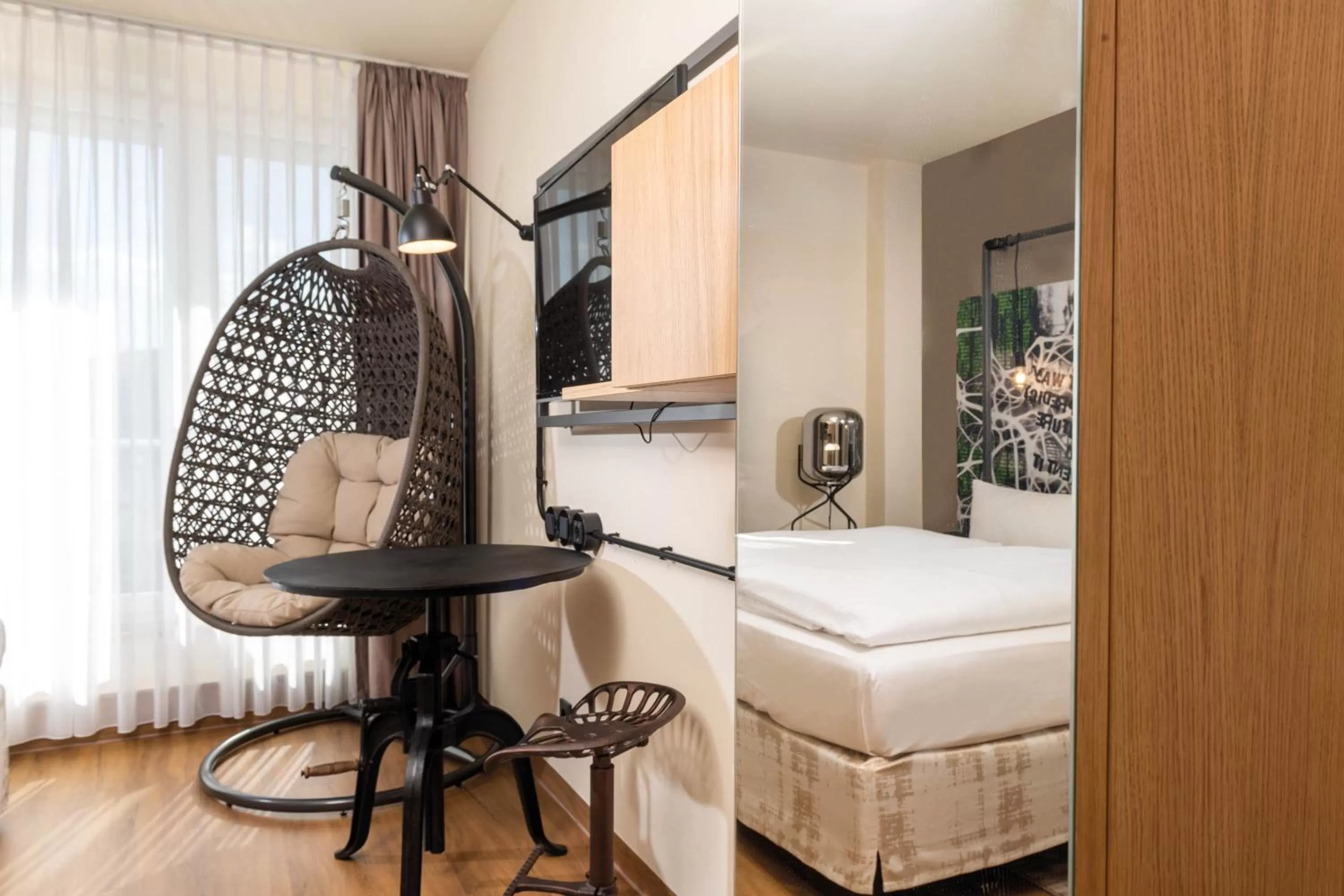 TV and multimedia, Bed in Seminaris SeeHotel Potsdam