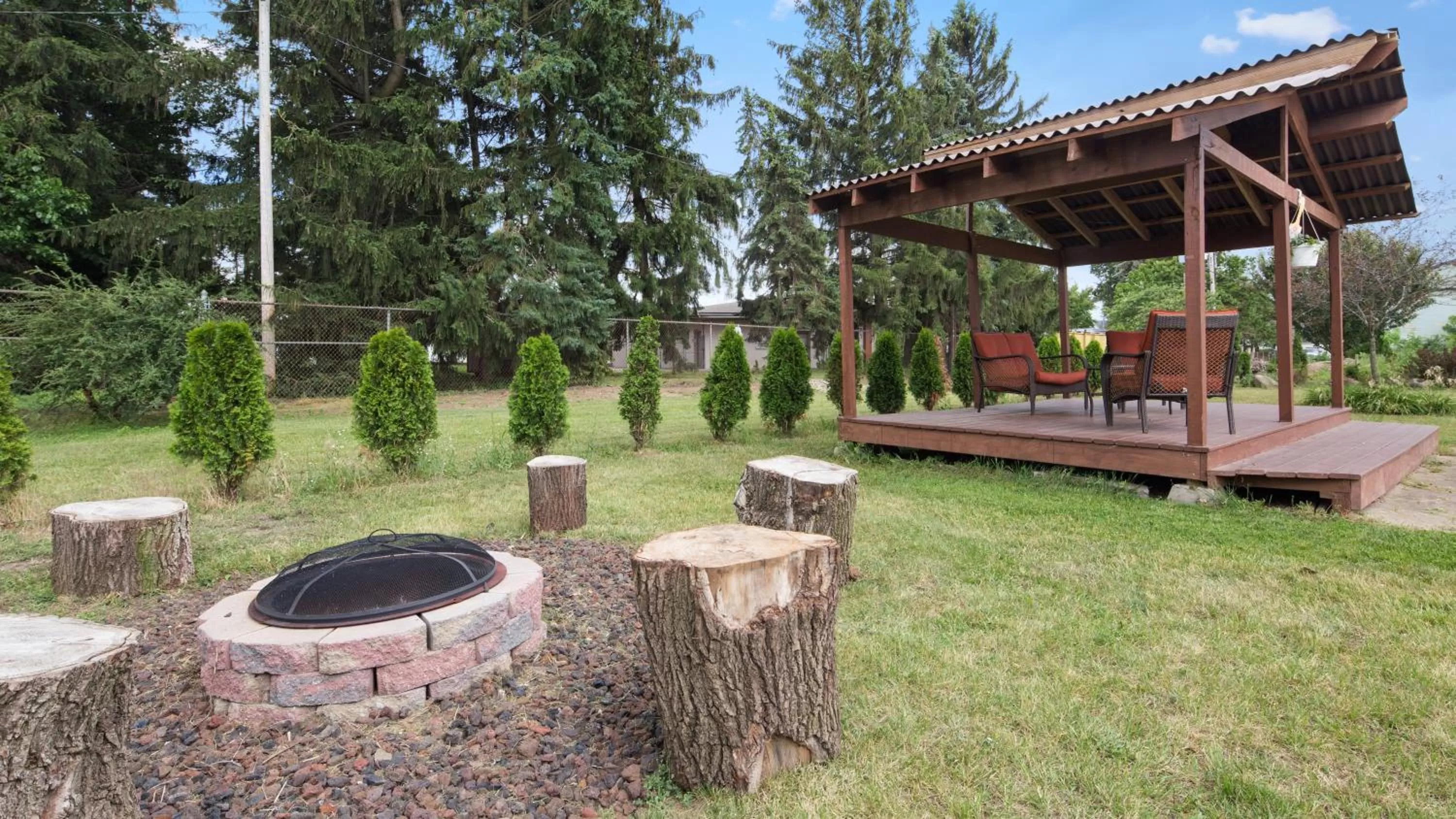 Garden in Best Western Inn