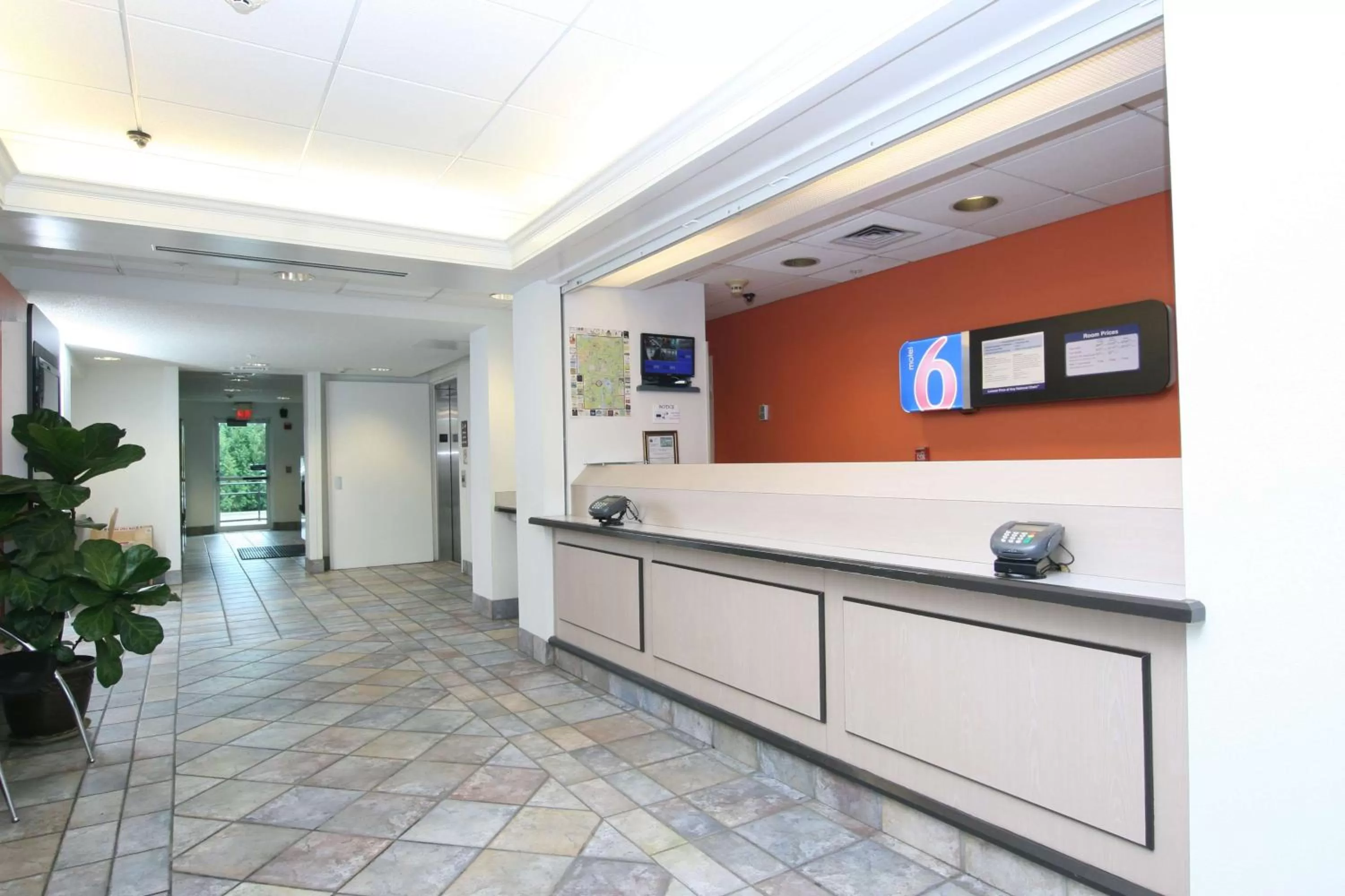 Lobby or reception in Motel 6-Colchester, VT - Burlington