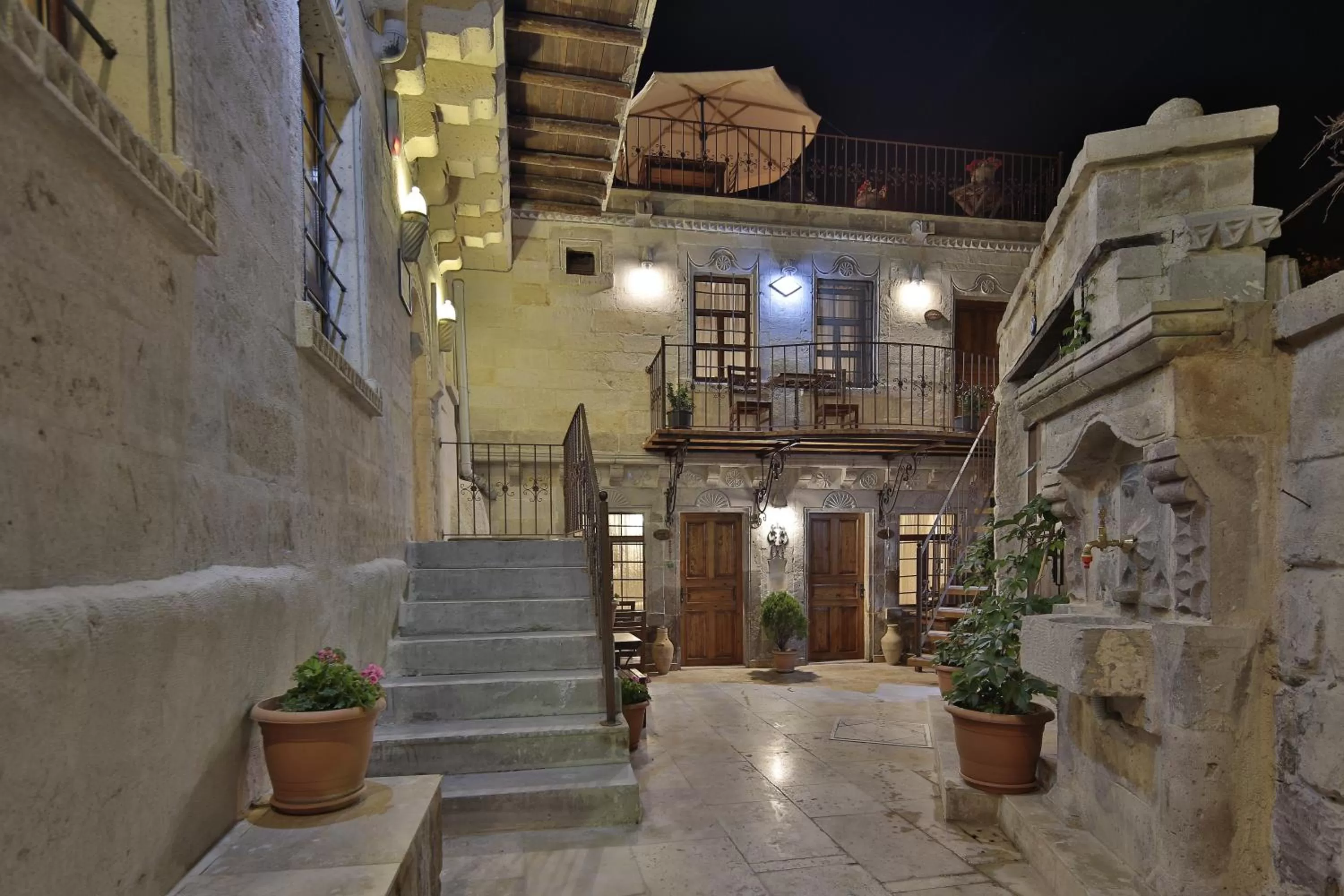 Property building in Vista Cave Hotel