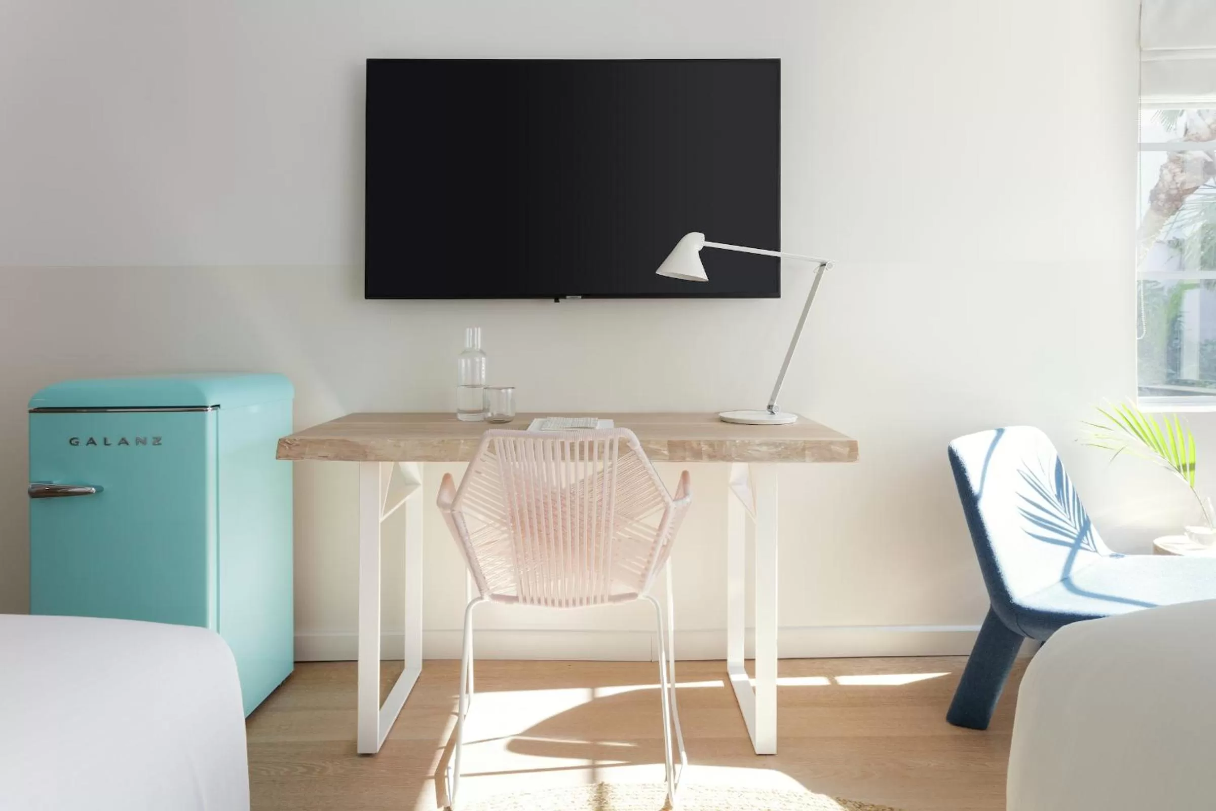 TV and multimedia in The Kimpton Shorebreak Fort Lauderdale Beach Resort