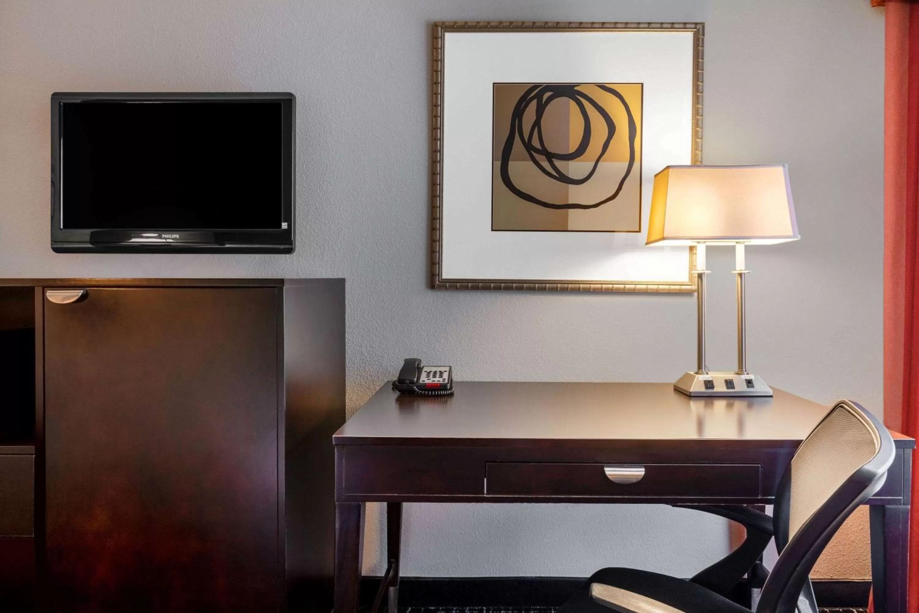 Photo of the whole room in La Quinta by Wyndham Lumberton