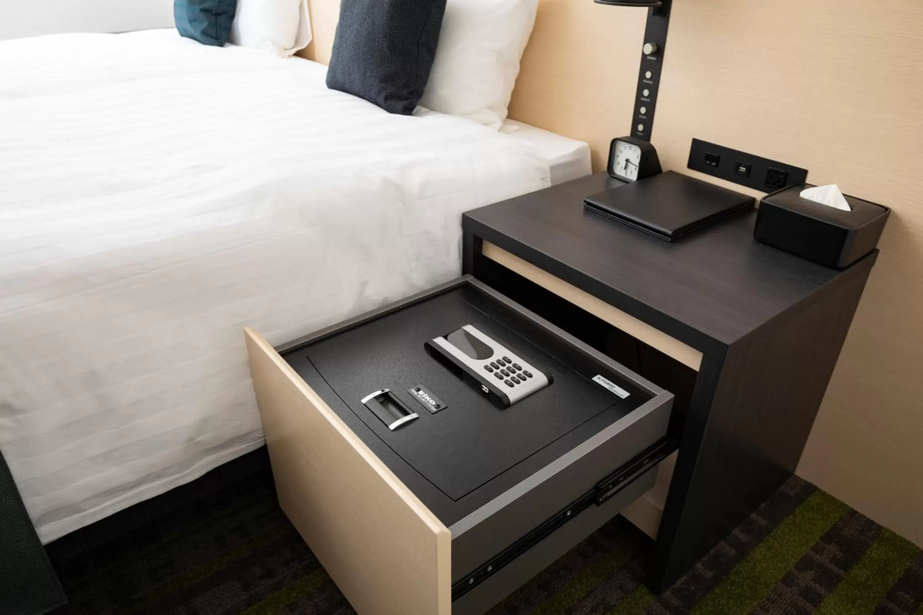 Standard Twin Room (12th-23rd Floor) - Non Smoking in Hotel Hankyu RESPIRE OSAKA Standard Twin Room (12th-23rd Floor) - Non Smoking in Hotel Hankyu RESPIRE OSAKA