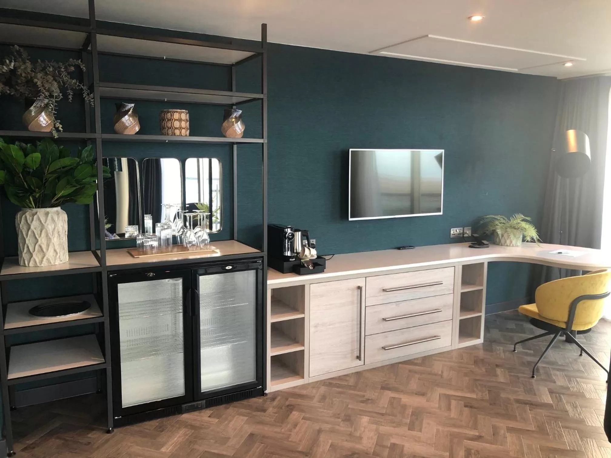 Living room in Waterfront Southport Hotel