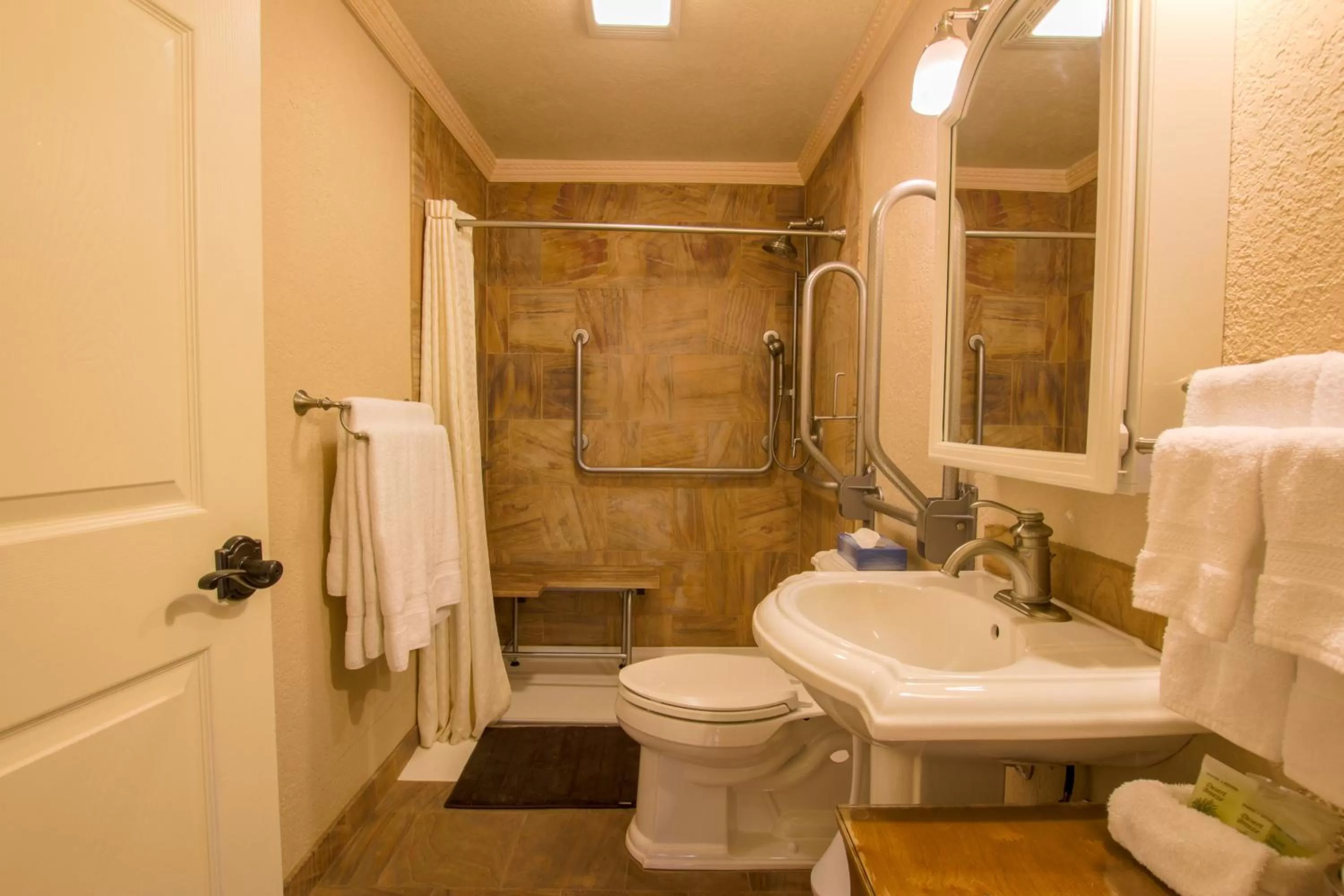 Two-Bedroom Suite - Disability Access in Yellowstone Gateway Inn