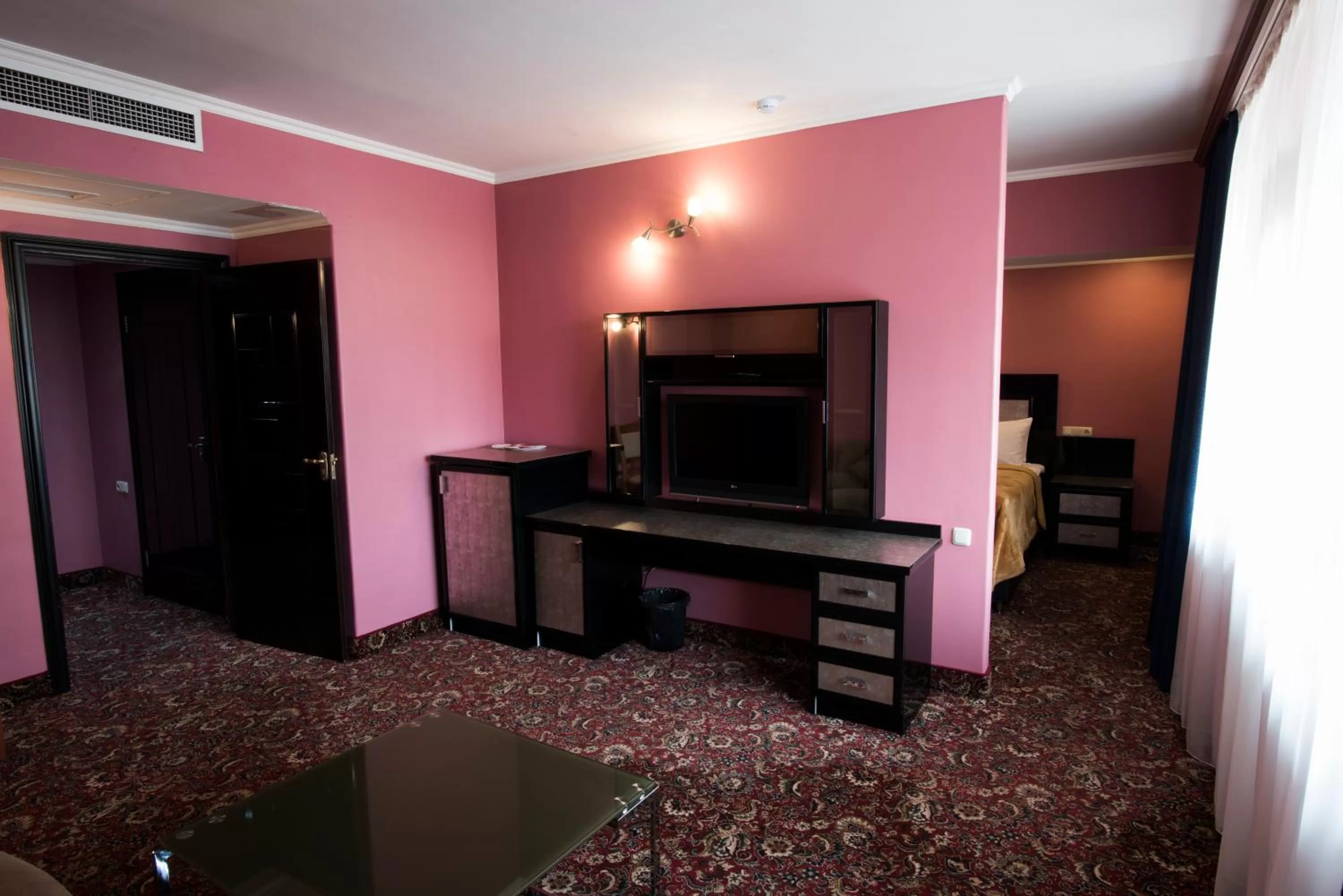 Living room, TV/Entertainment Center in Erebuni Hotel Yerevan