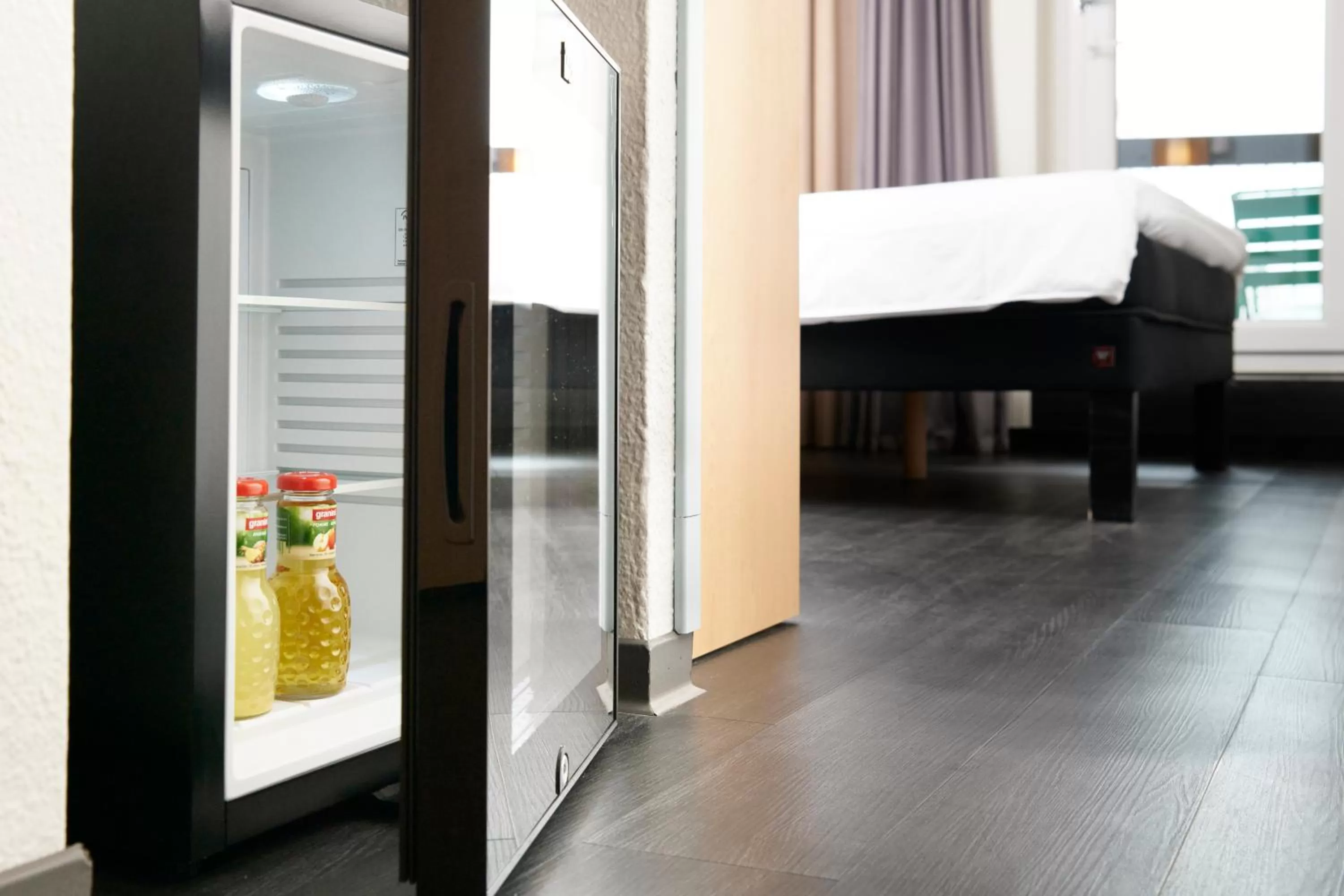 oven in ibis Annecy Centre Vieille Ville