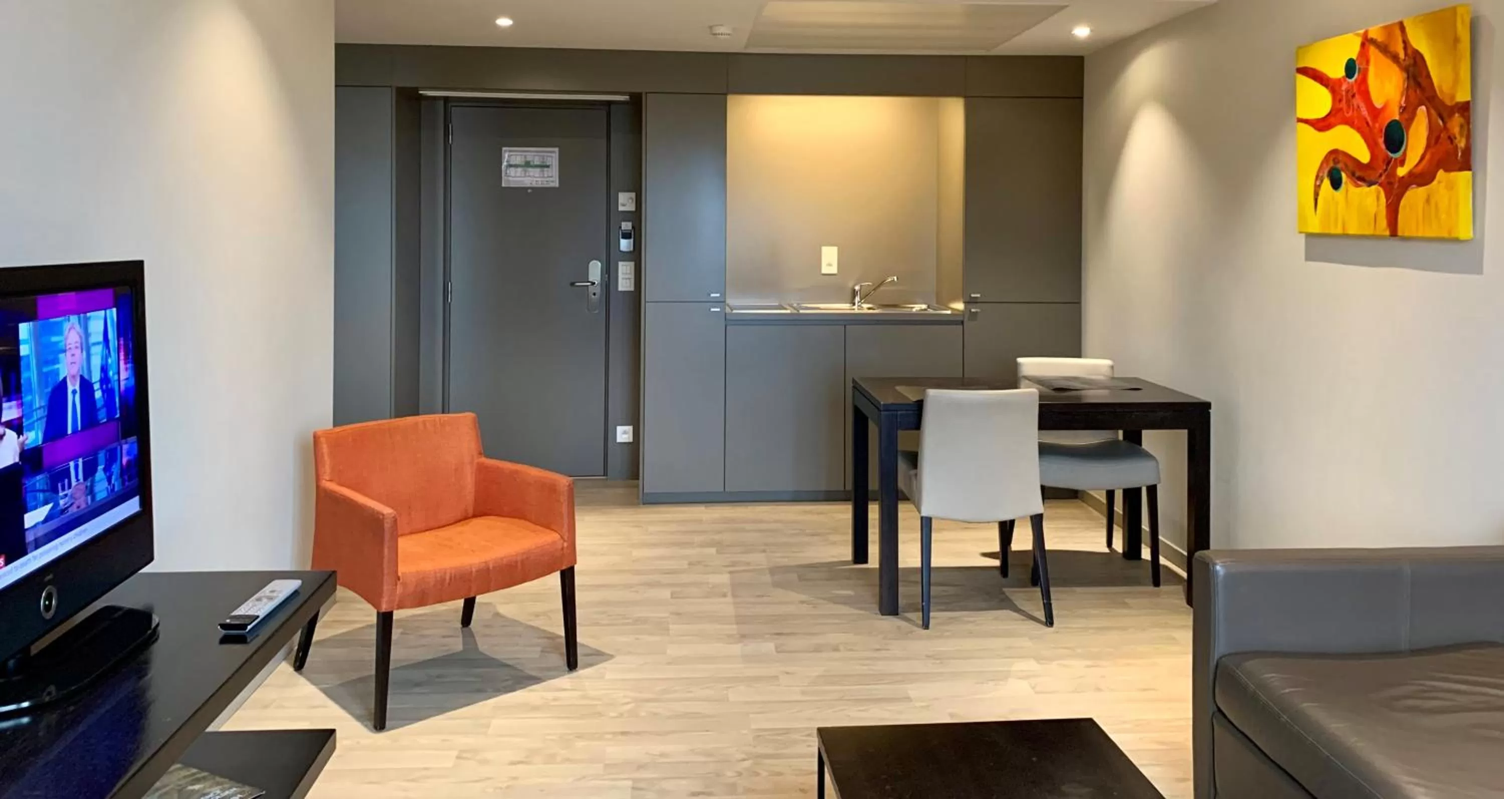 Kitchen or kitchenette in Castelnou Aparthotel