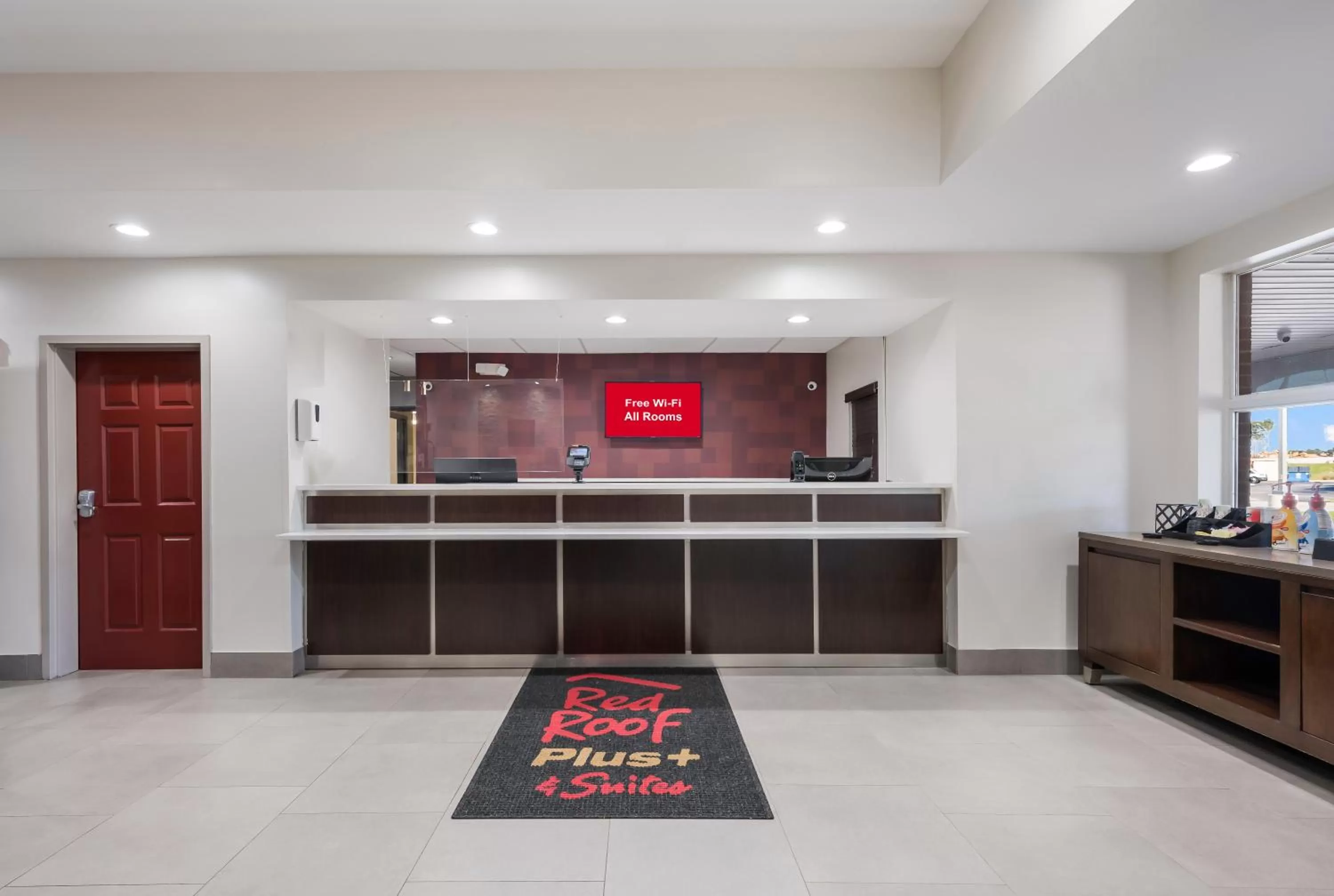 Lobby or reception in Red Roof Inn PLUS & Suites Birmingham - Bessemer