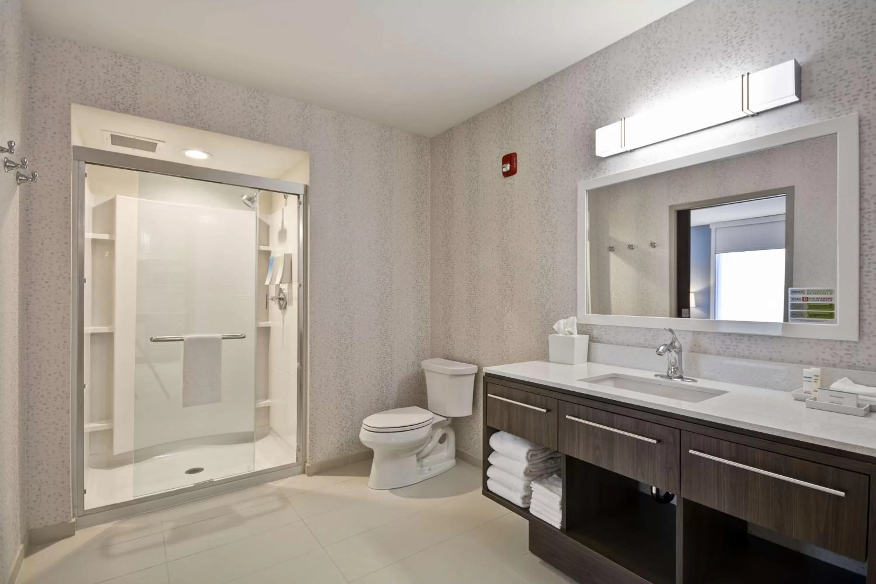Bathroom in Home2 Suites By Hilton Columbus Airport East Broad