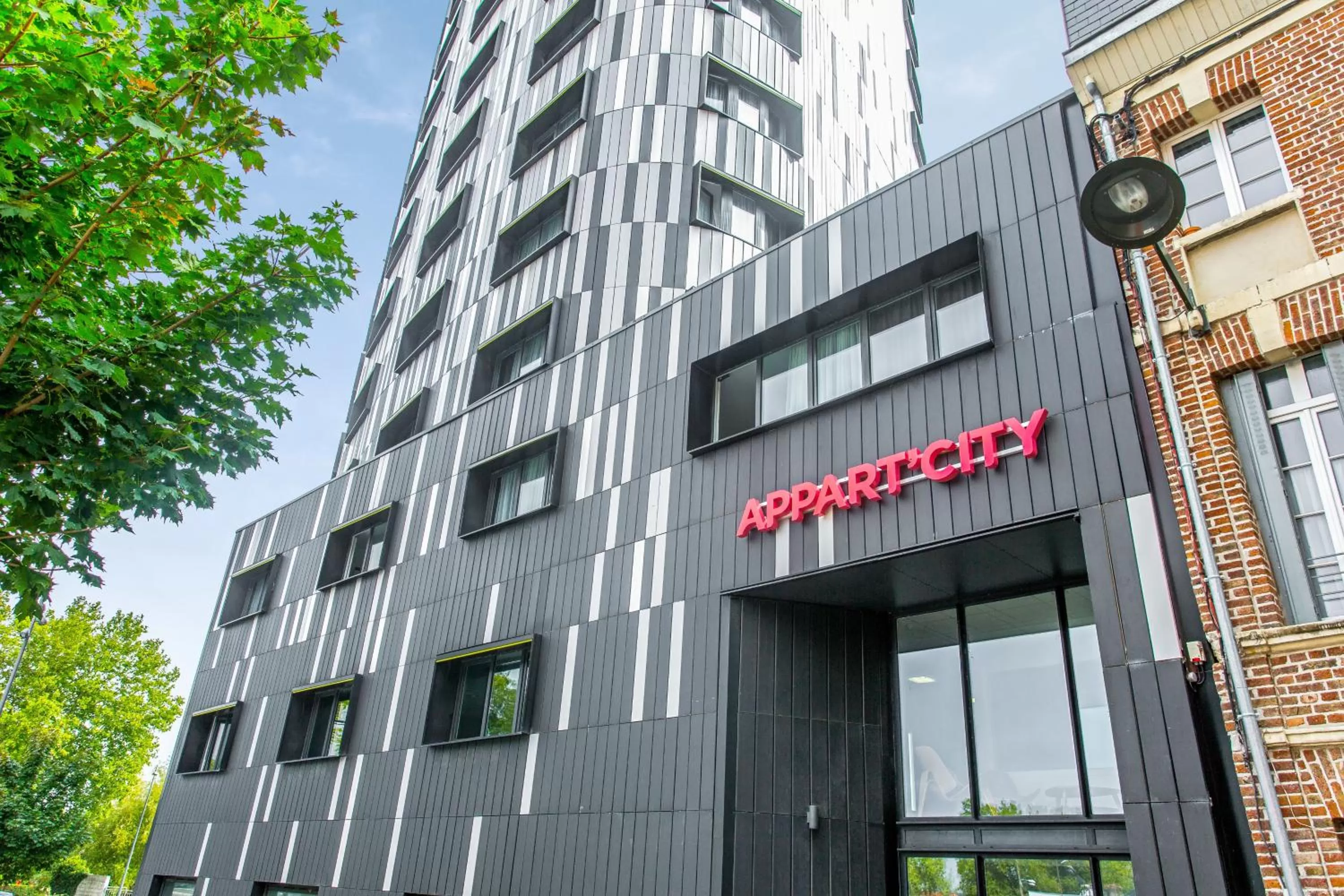 Facade/entrance in Appart'City Confort Amiens Gare