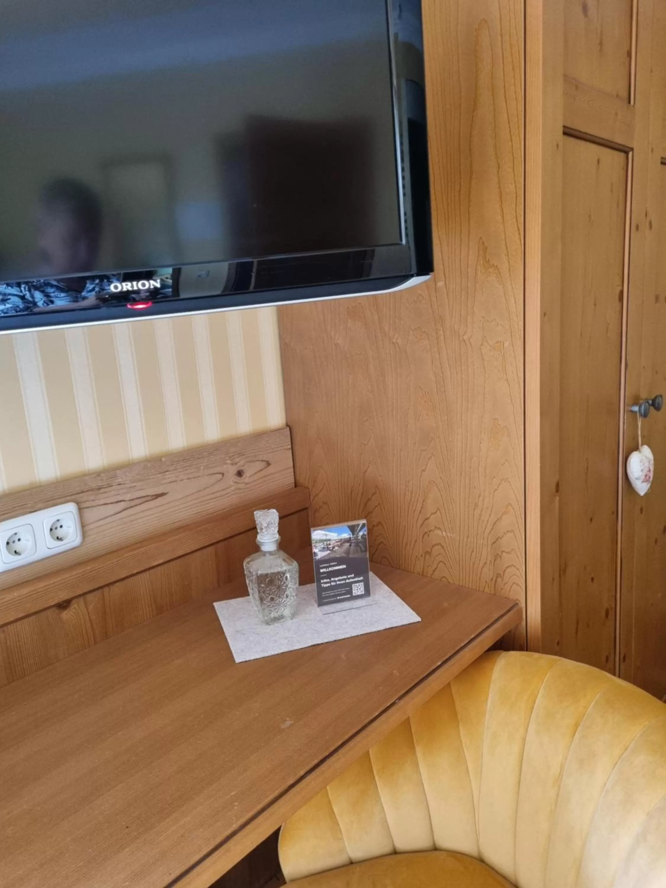 TV/Entertainment Center in Landhaus Talblick- Boutique Hotel Bed and Breakfast