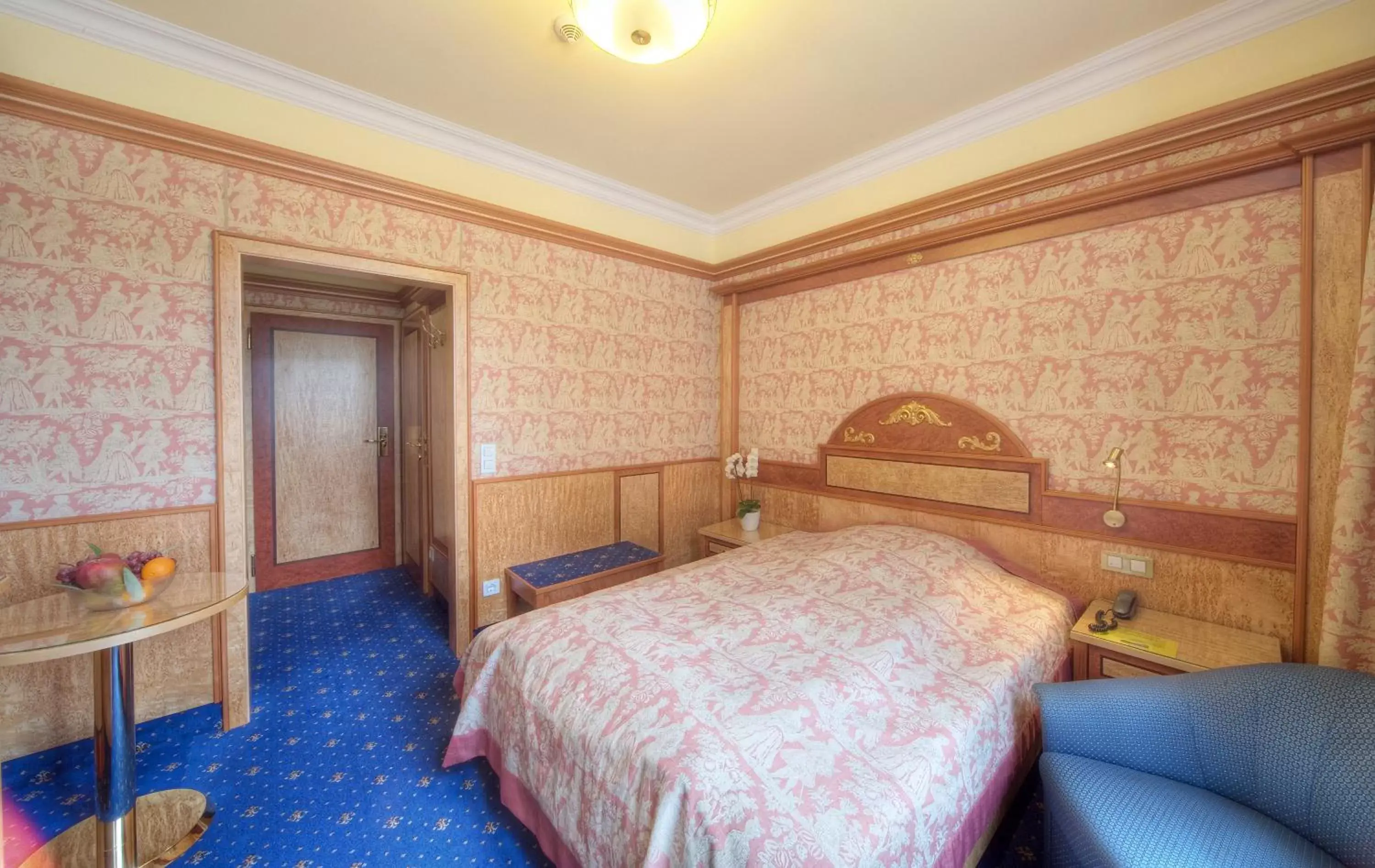 Single Room with River View in Häcker's Hotel Single Room with River View in Häcker's Hotel