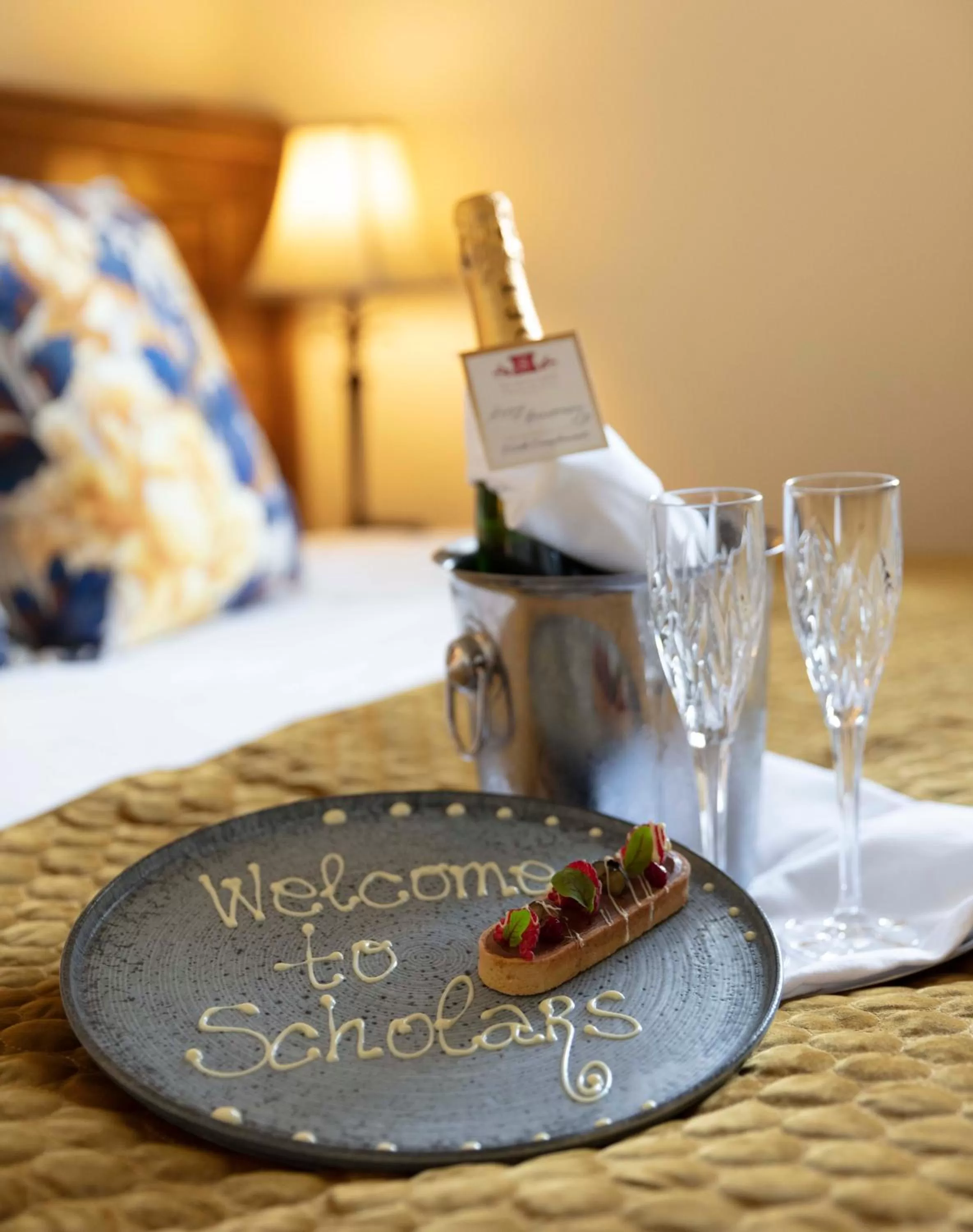 Bed in Scholars Townhouse Hotel