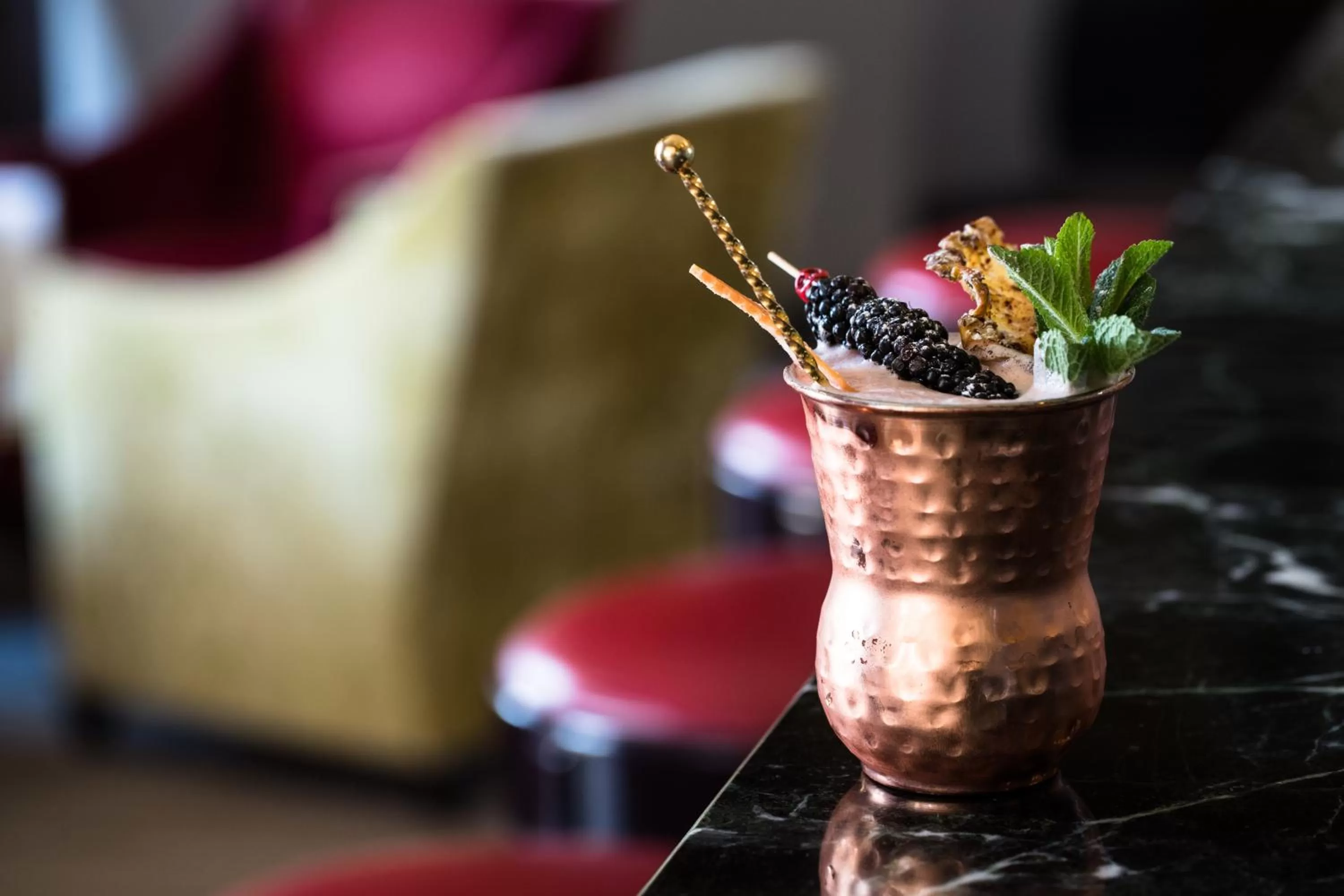 Lounge or bar in Hotel Royal-Riviera