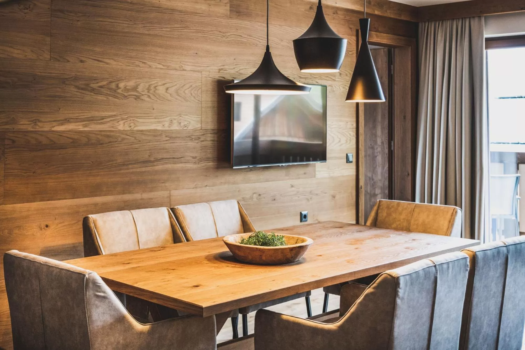 Dining area, TV/Entertainment Center in PURE Resort Ehrwald