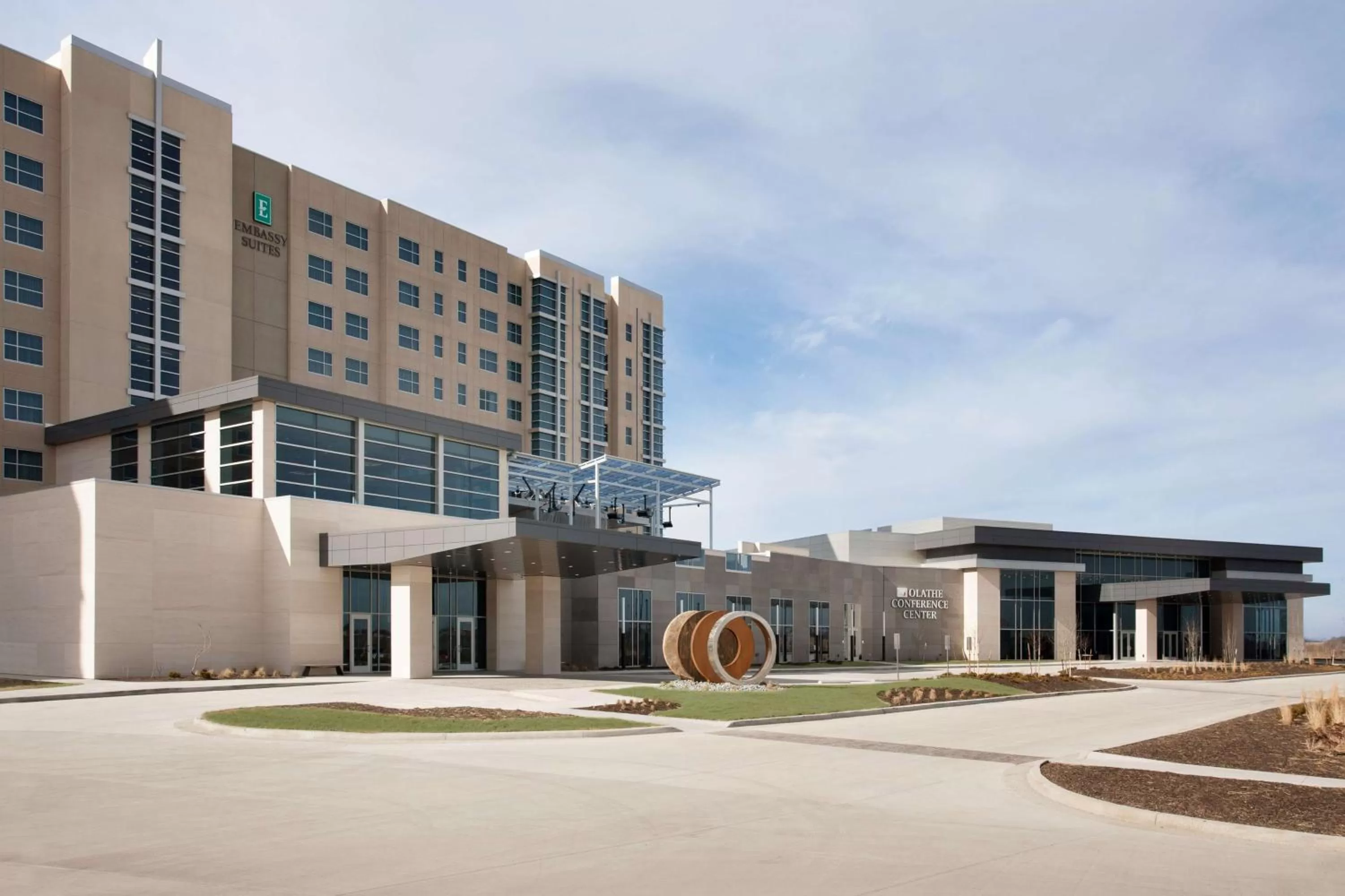 Property building in Embassy Suites by Hilton Kansas City Olathe