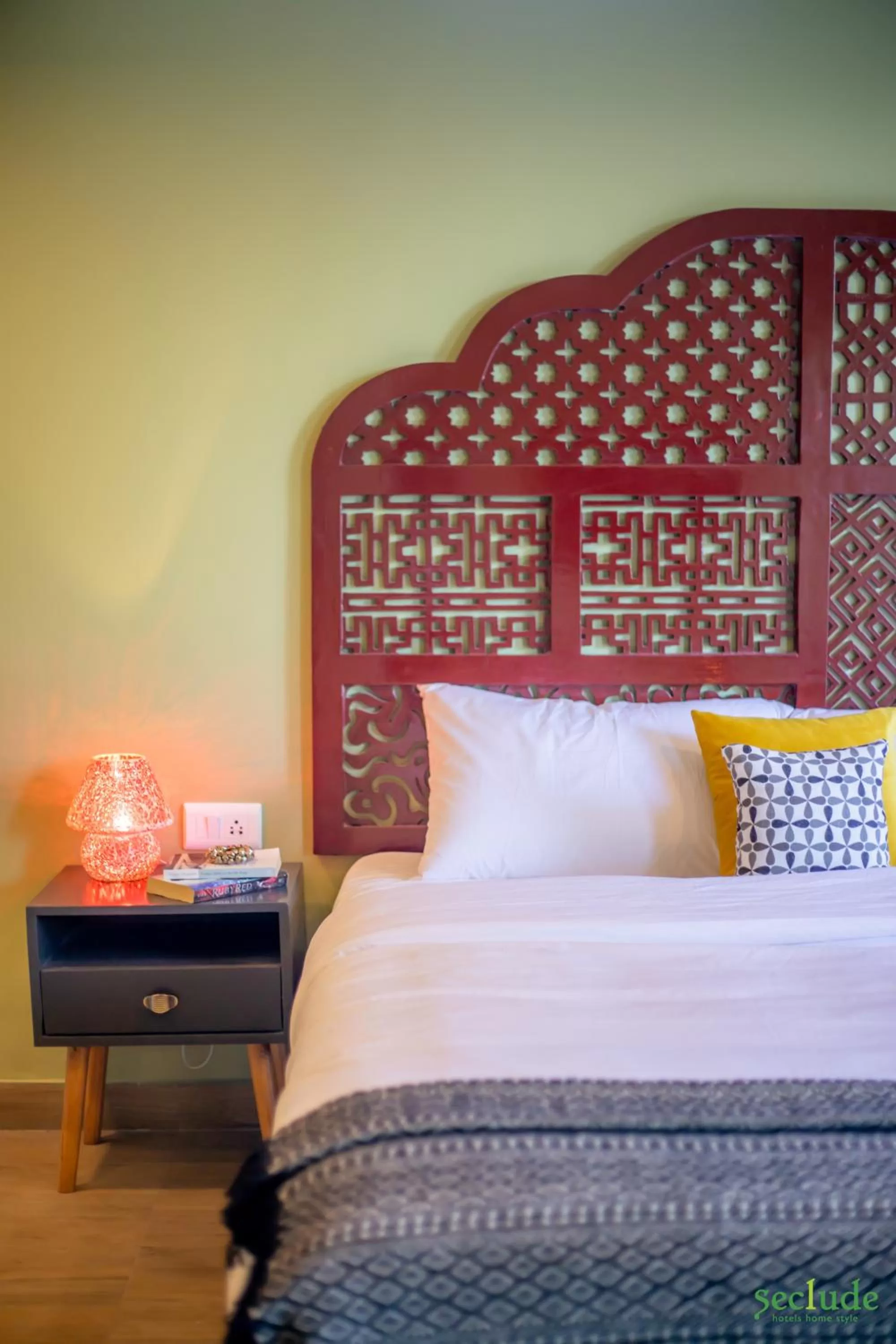 Bed in Seclude Kasauli, Himachal Pradesh