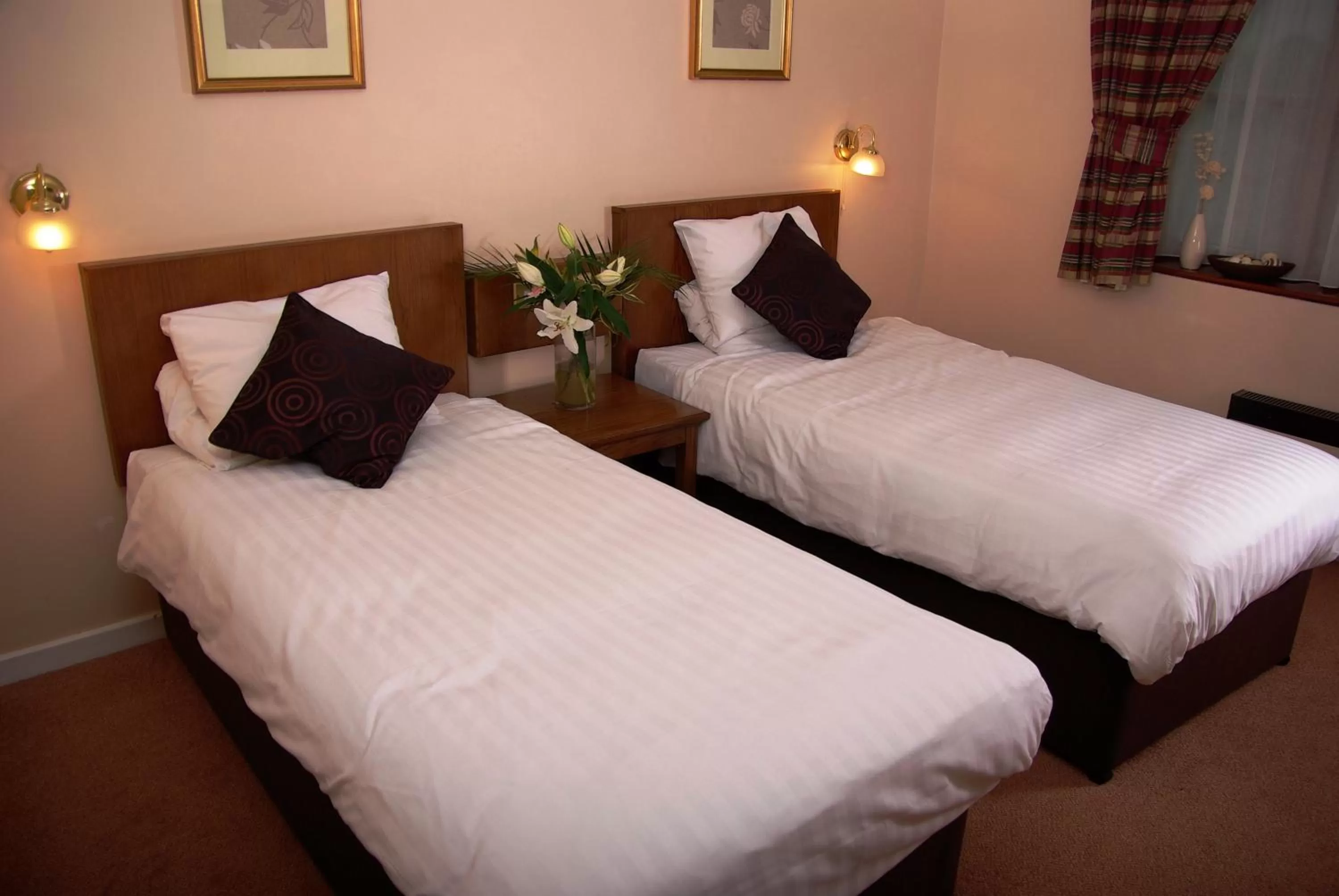 Bedroom, Bed in Beaufort Park Hotel