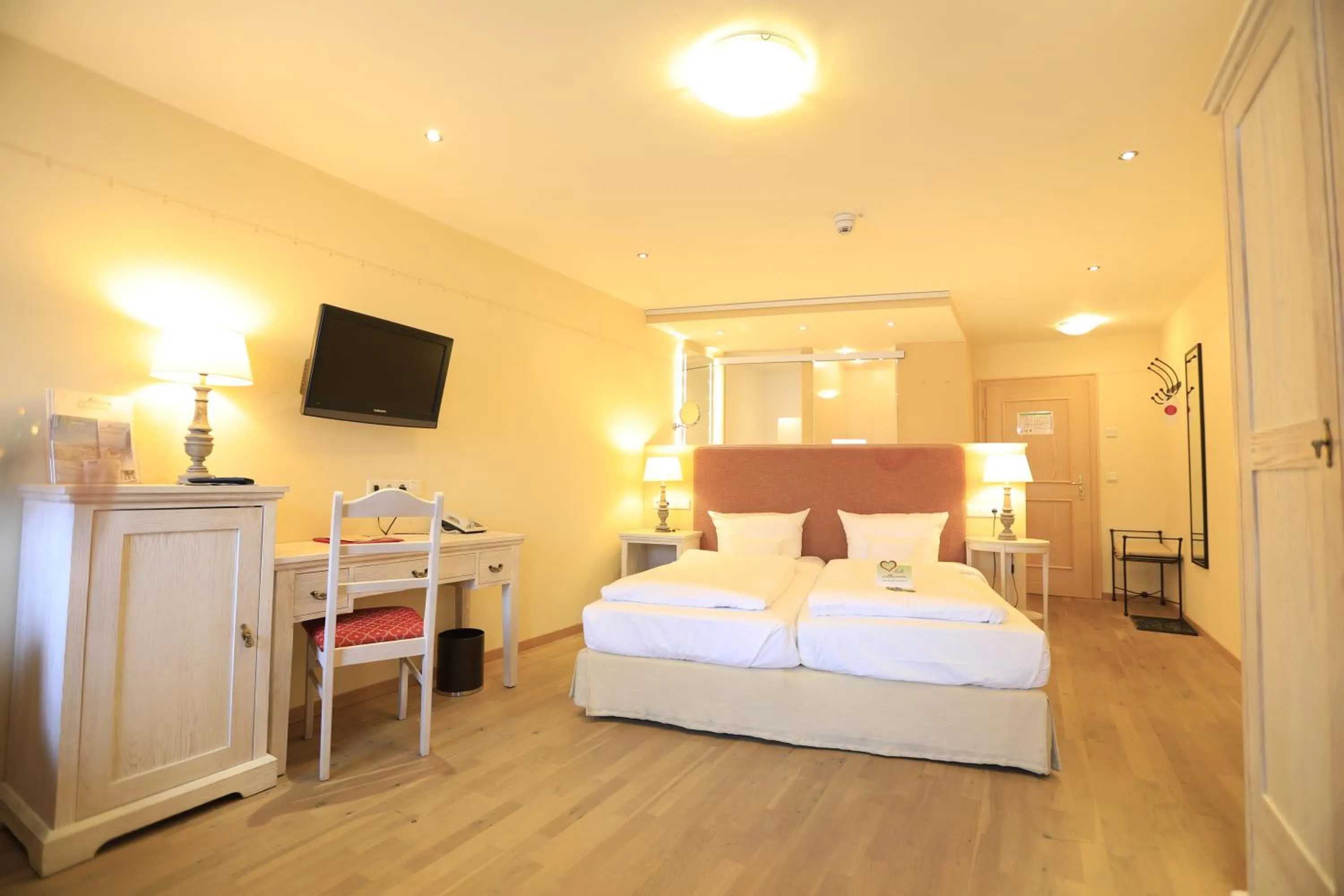 Photo of the whole room, Bed in Hotel Gut Schmelmerhof