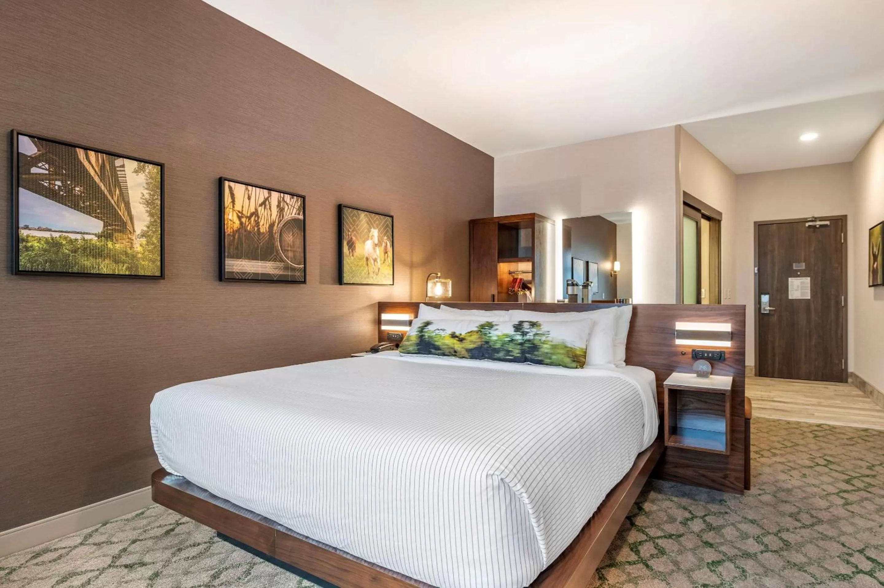 Standard King Room - Non Smoking in Cambria Hotel Louisville Downtown-Whiskey Row