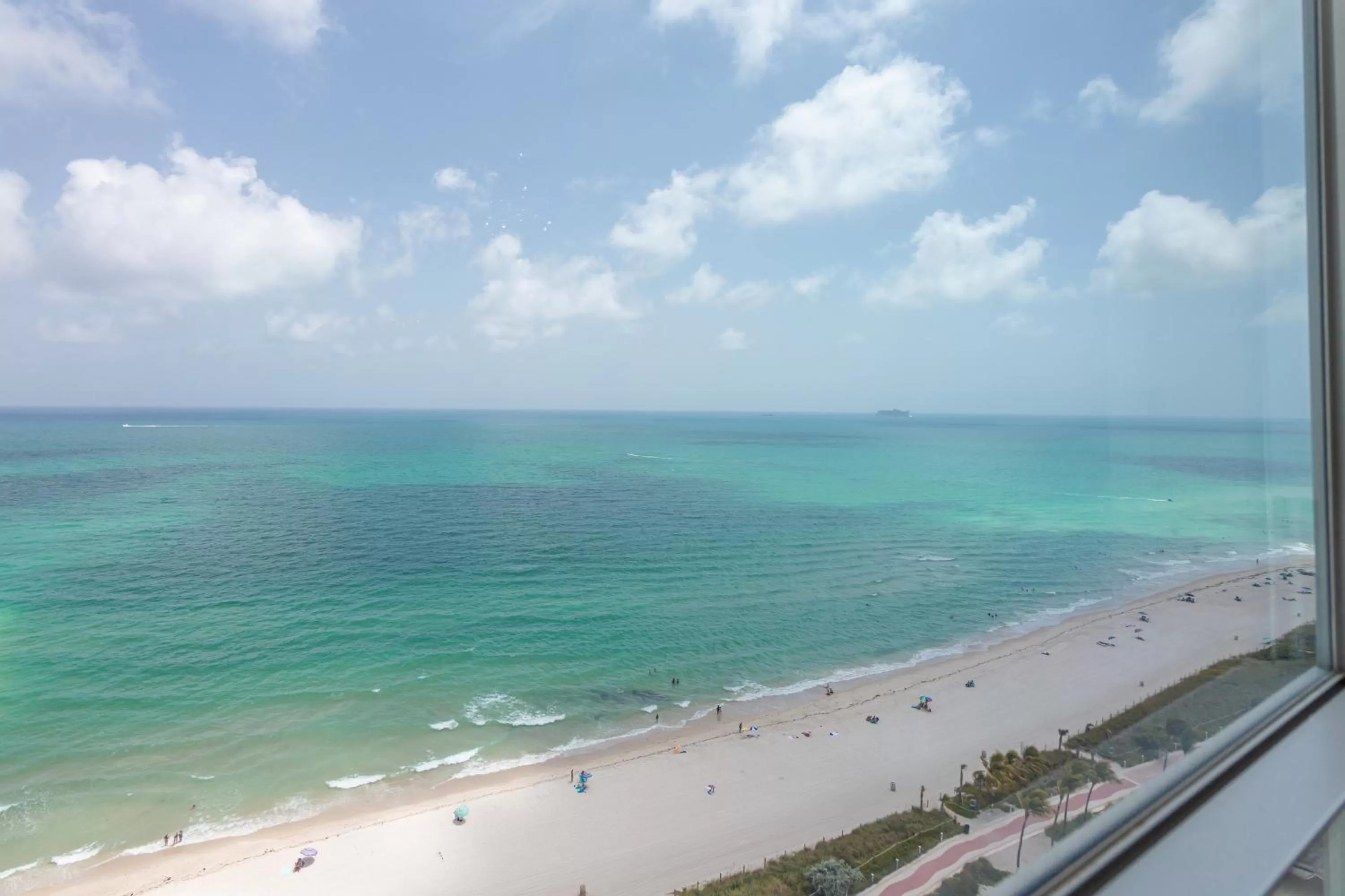 Sea view in Girasole Apartments