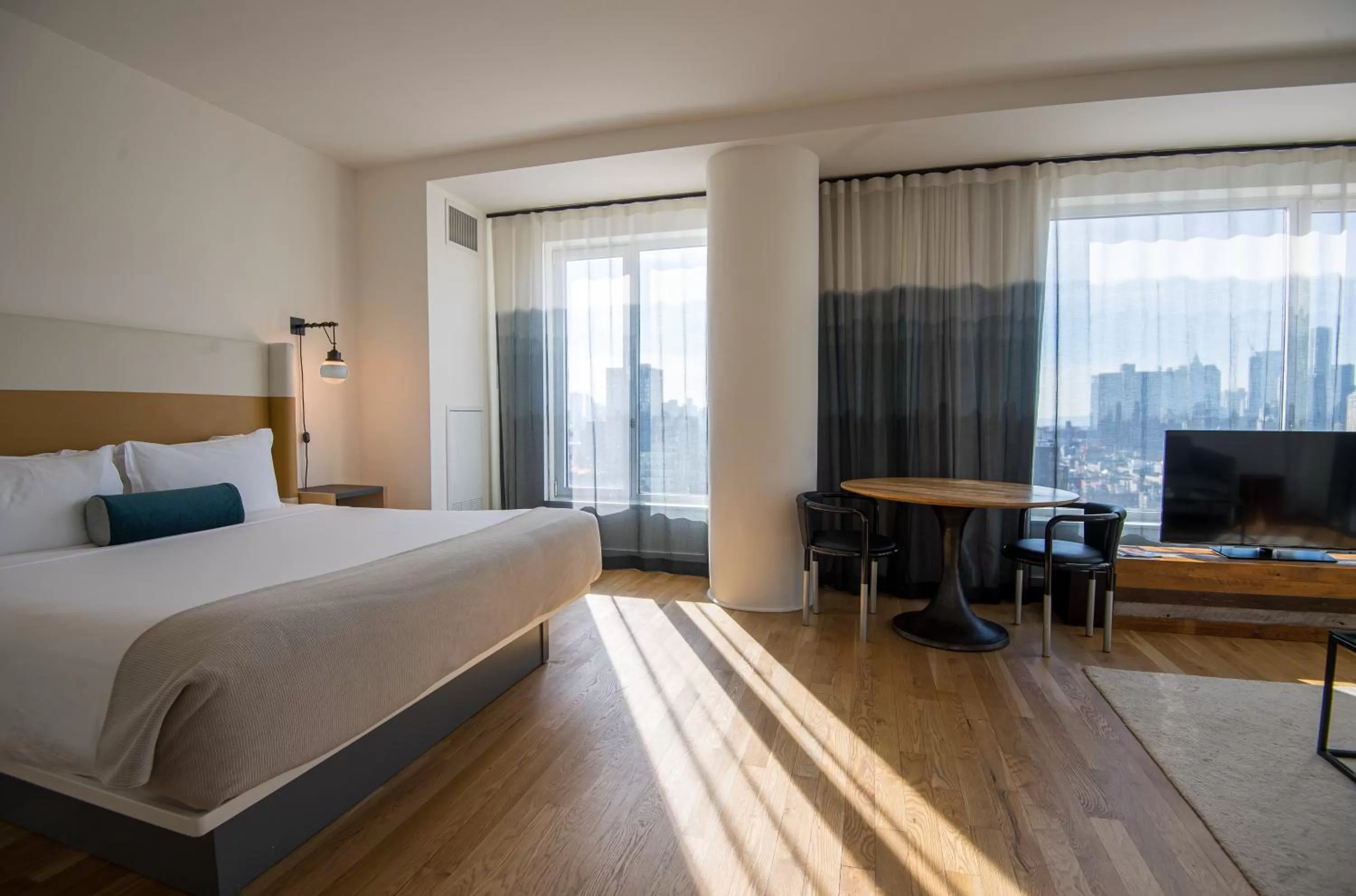 Photo of the whole room, Bed in Hotel Indigo Lower East Side New York by IHG