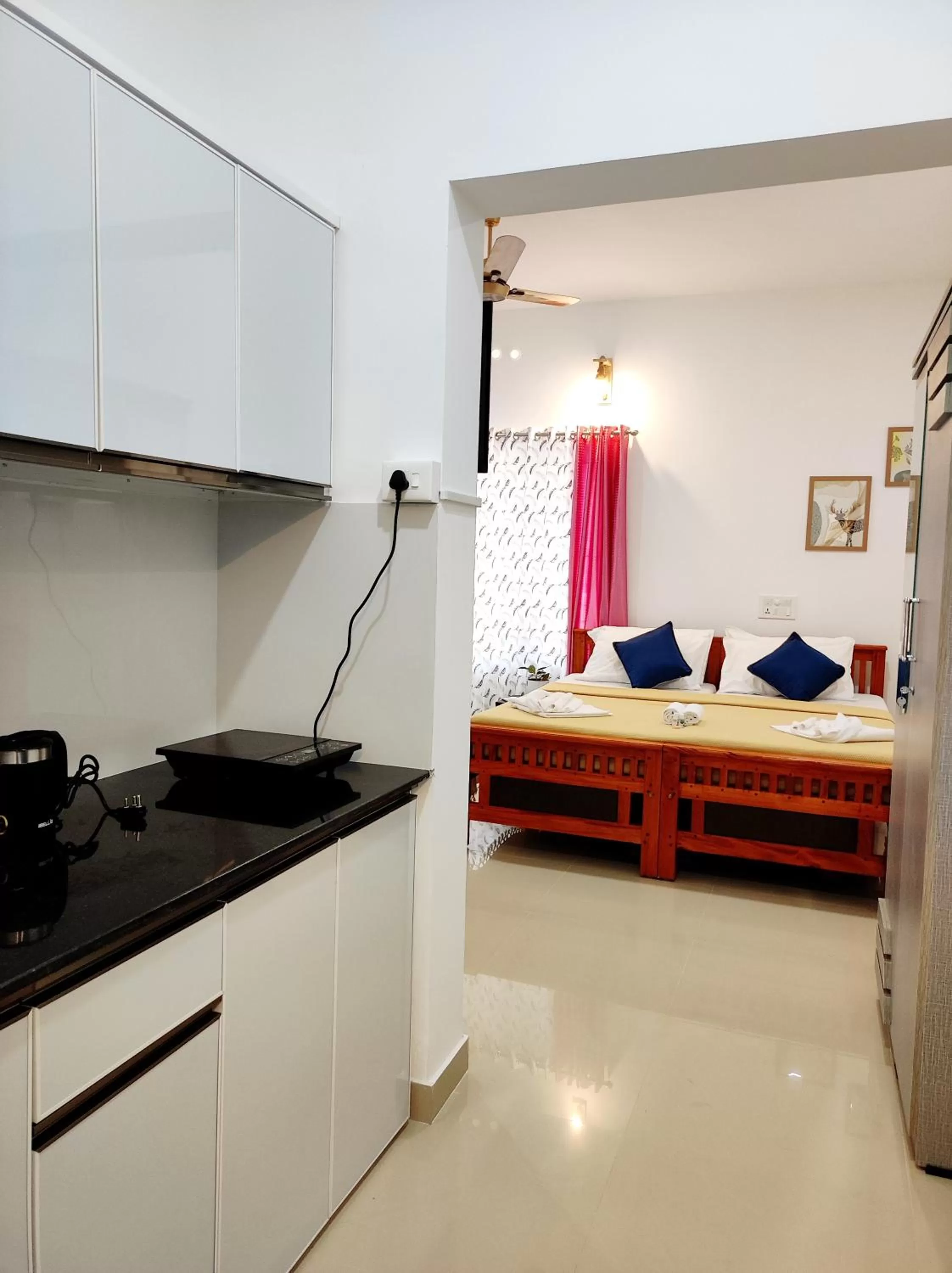 Kitchen/Kitchenette in Happy Buddha S4