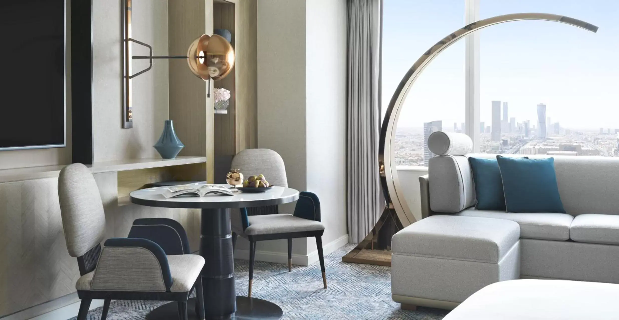 Deluxe Room King Bed in Four Seasons Hotel Riyadh Deluxe Room King Bed in Four Seasons Hotel Riyadh