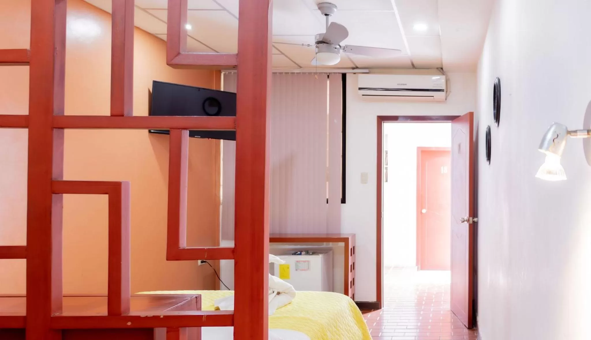 Bathroom in Hostal Antares