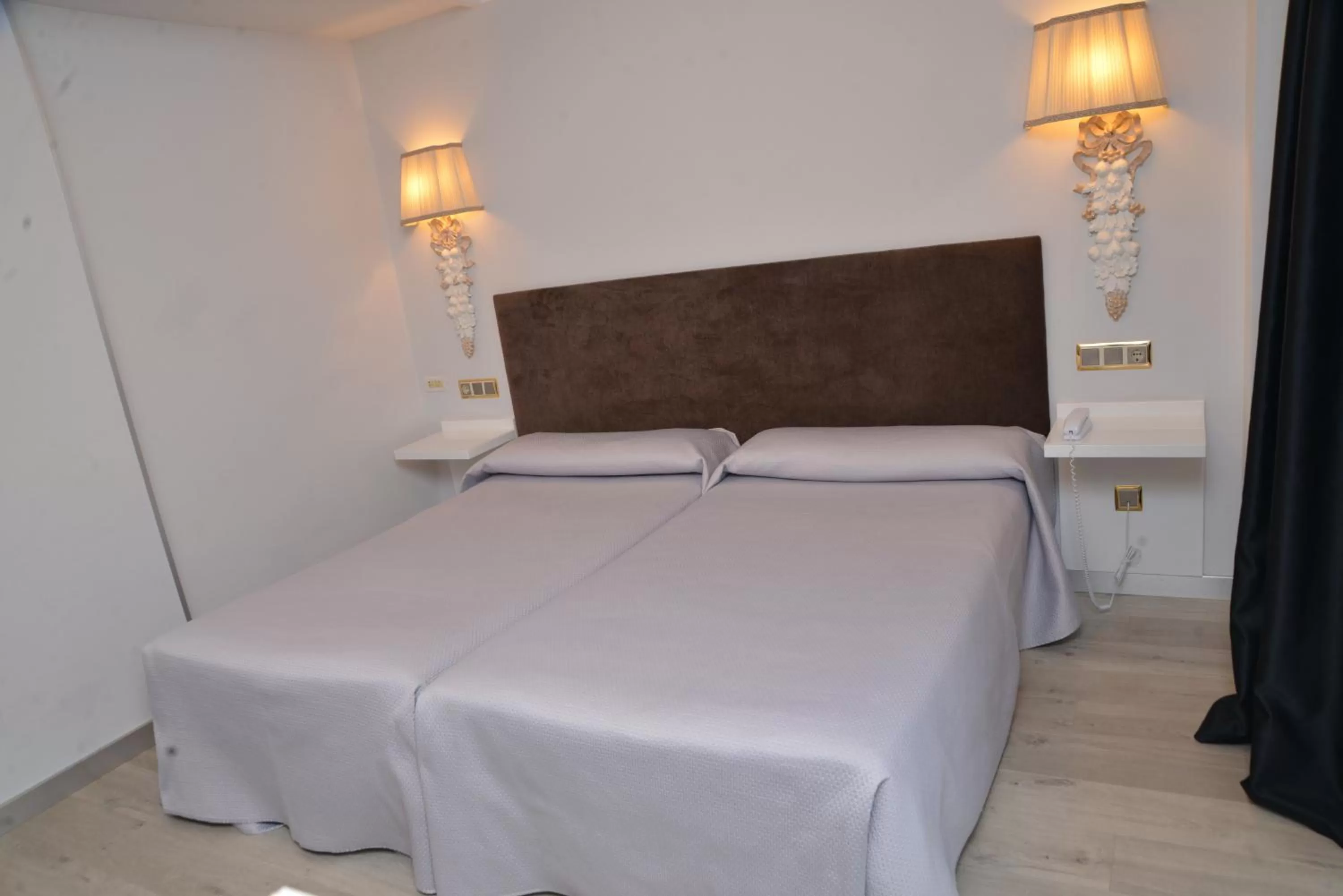 Bedroom, Bed in Artheus Carmelitas Salamanca